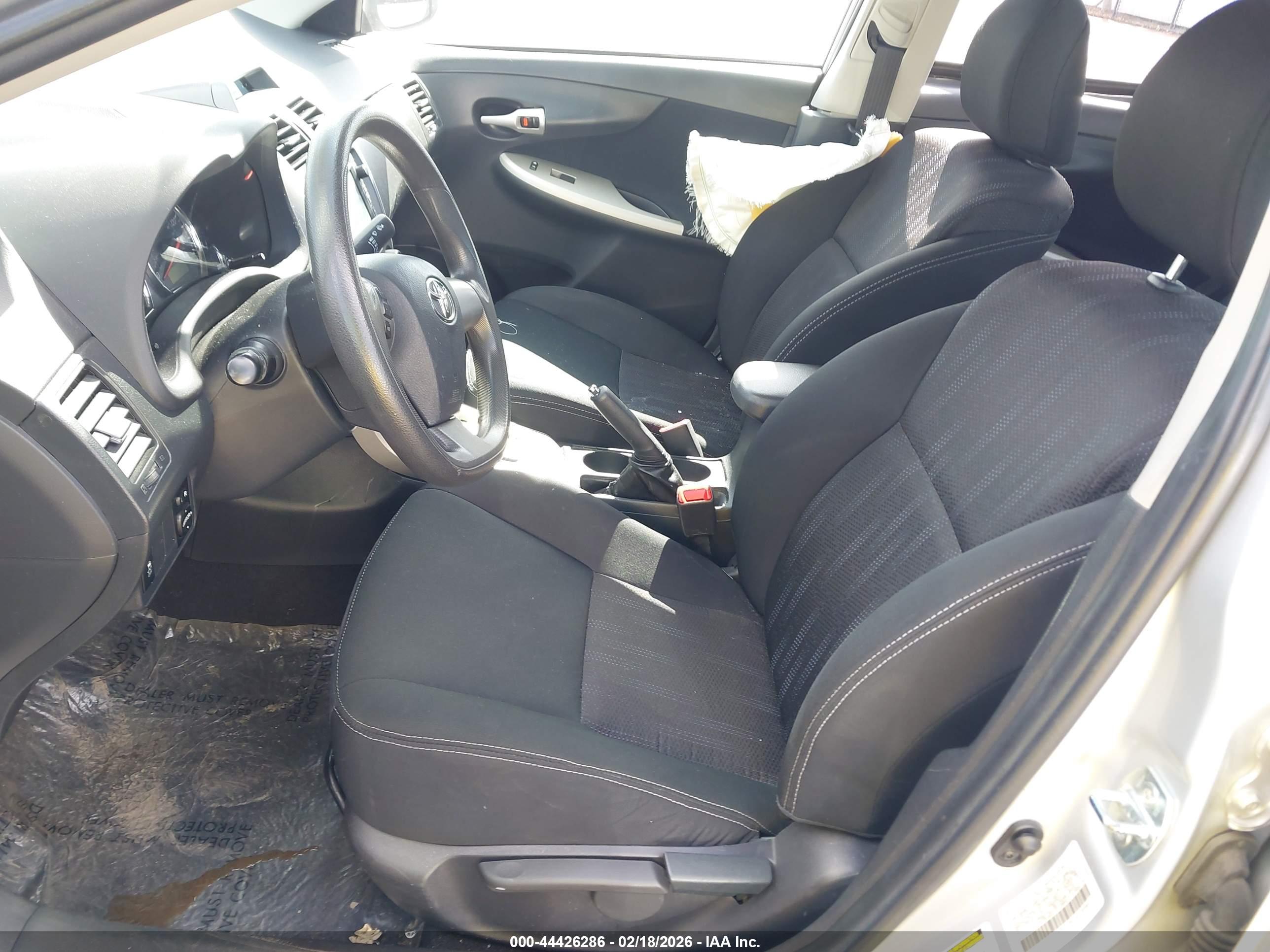 TOYOTA COROLLA image 5