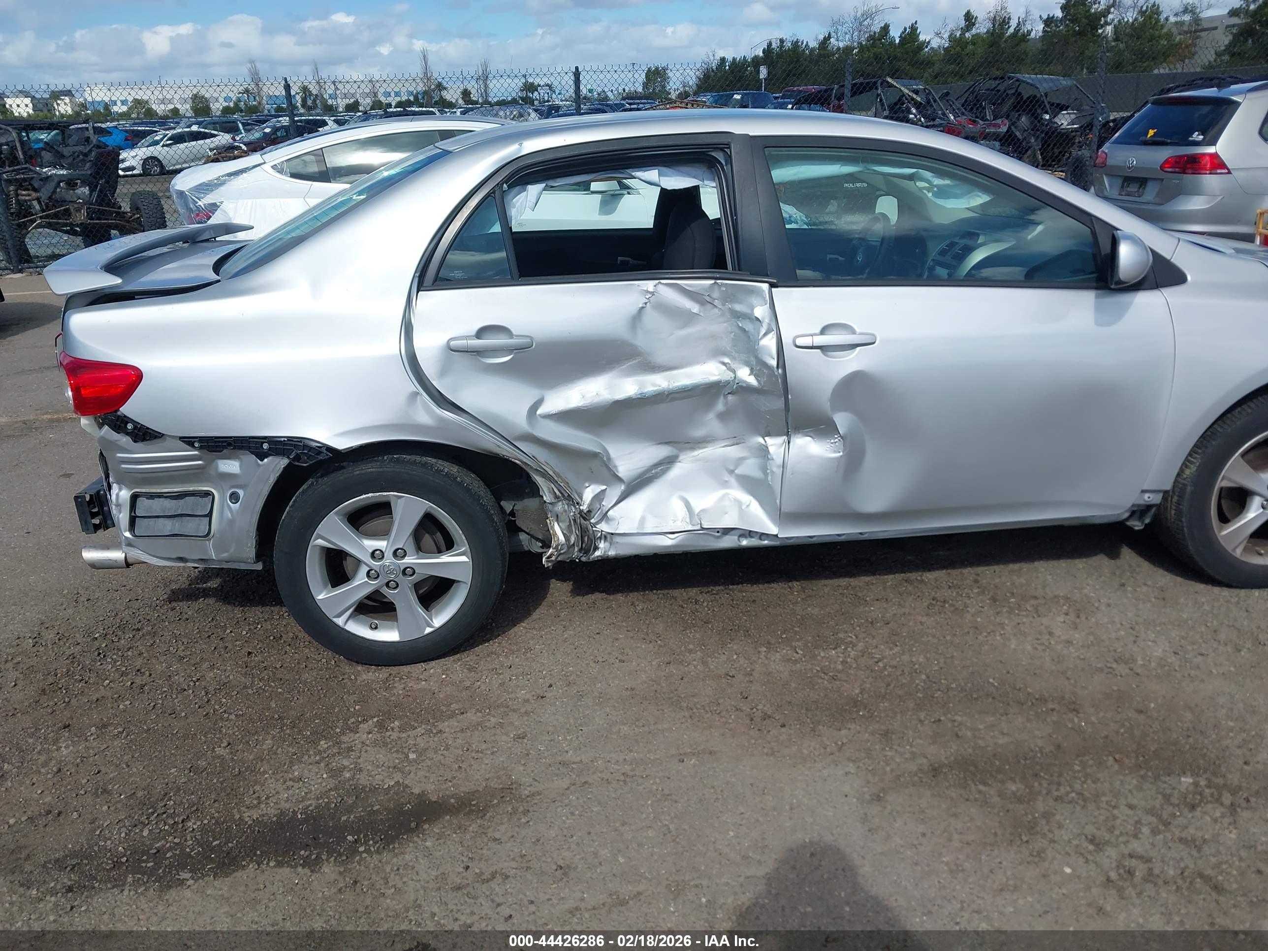 TOYOTA COROLLA image 6