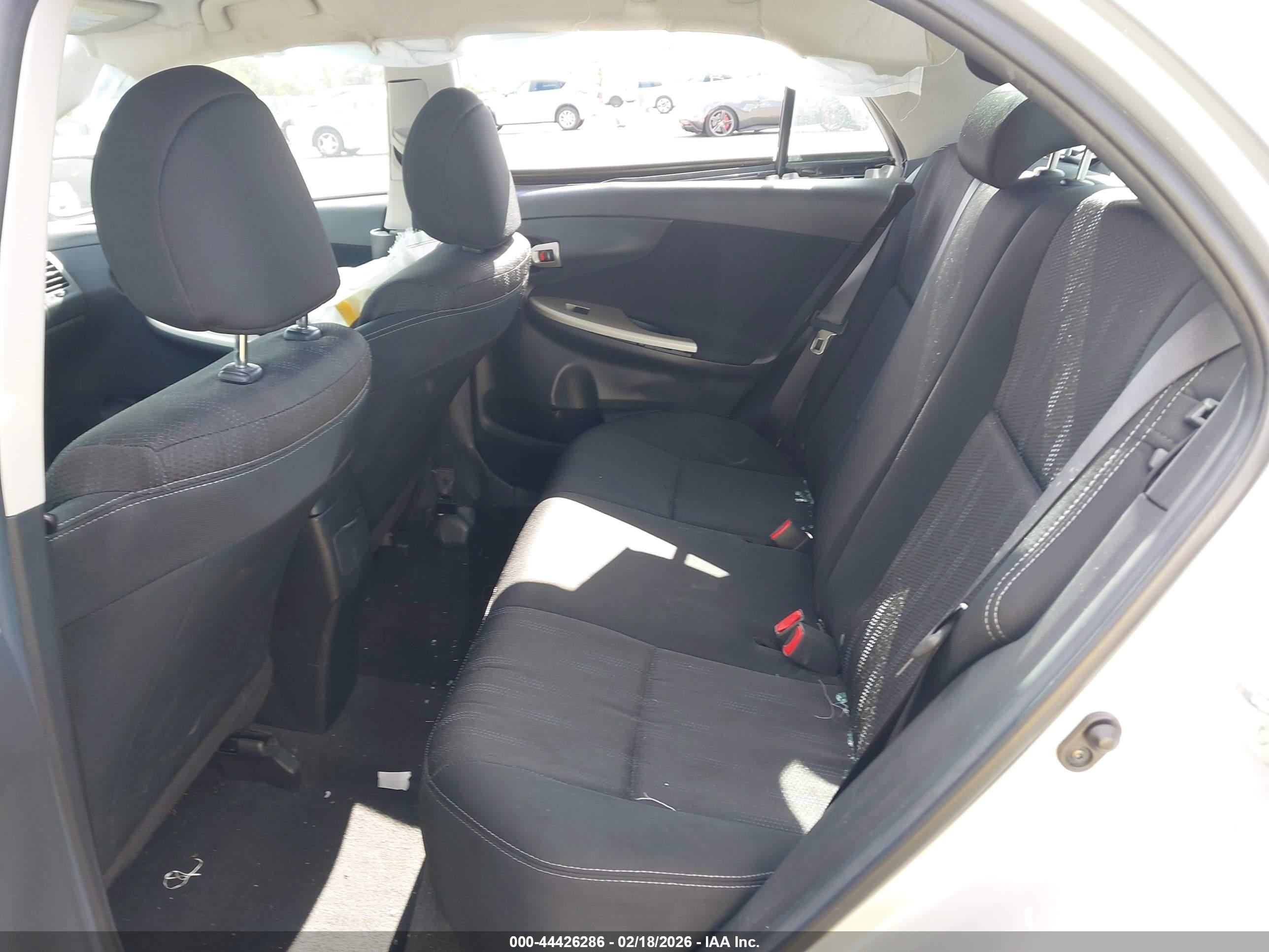 TOYOTA COROLLA image 8