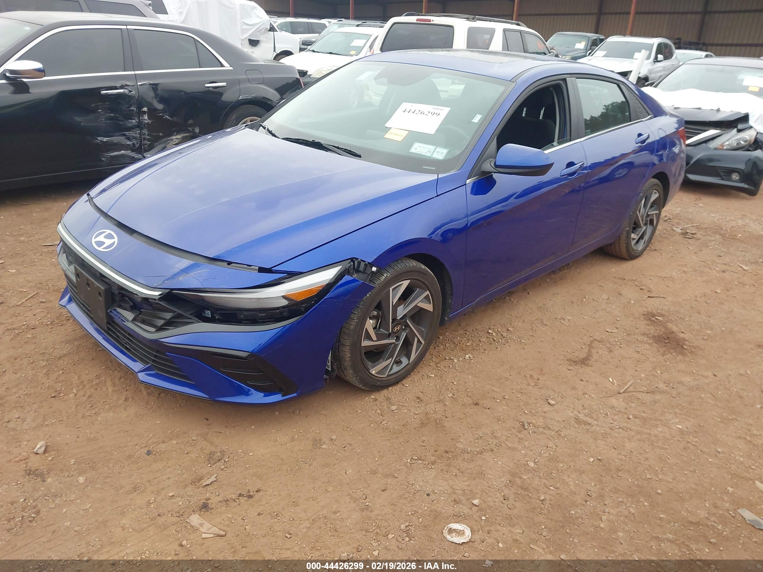 HYUNDAI ELANTRA image 2
