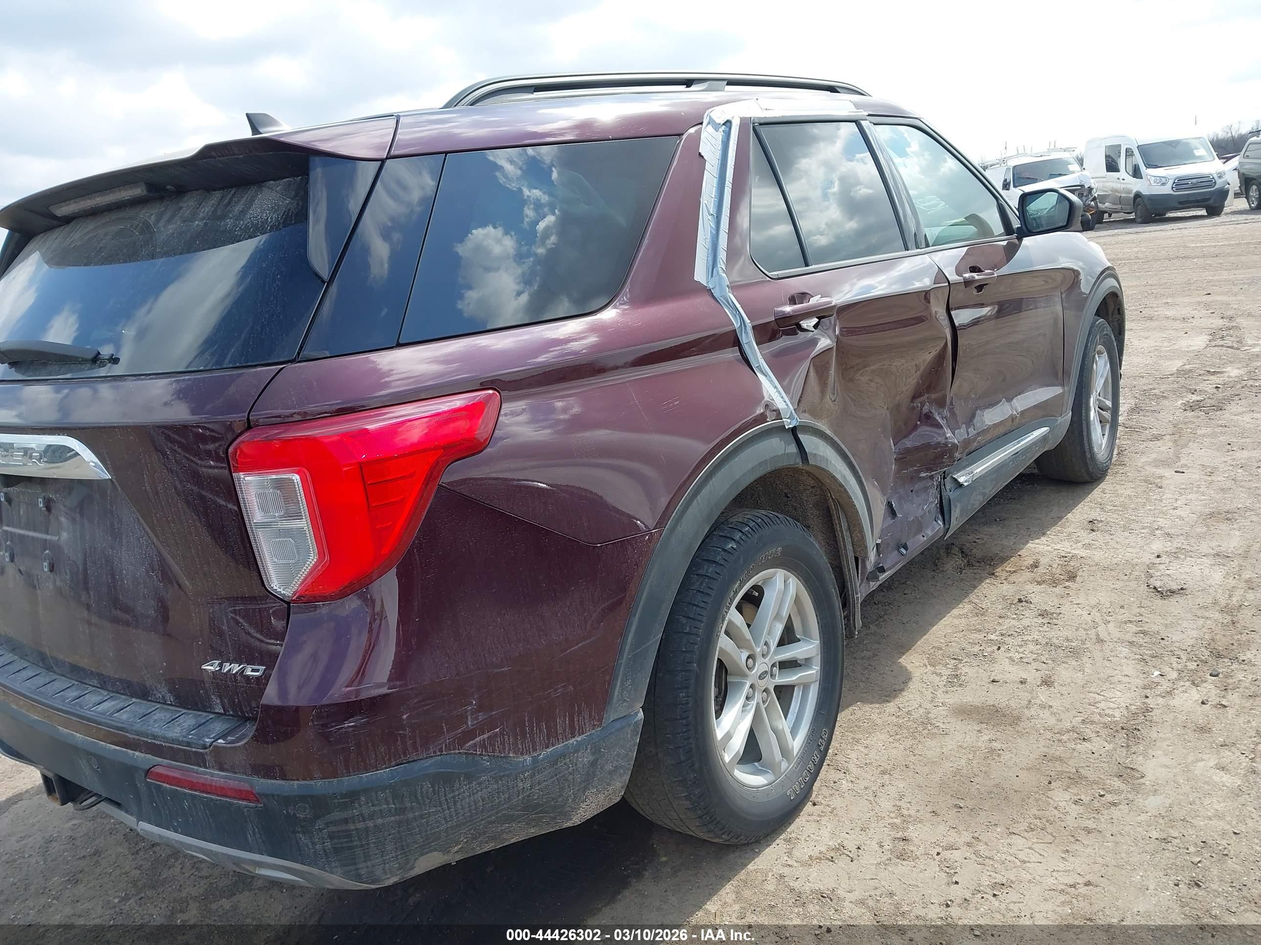 FORD EXPLORER image 4