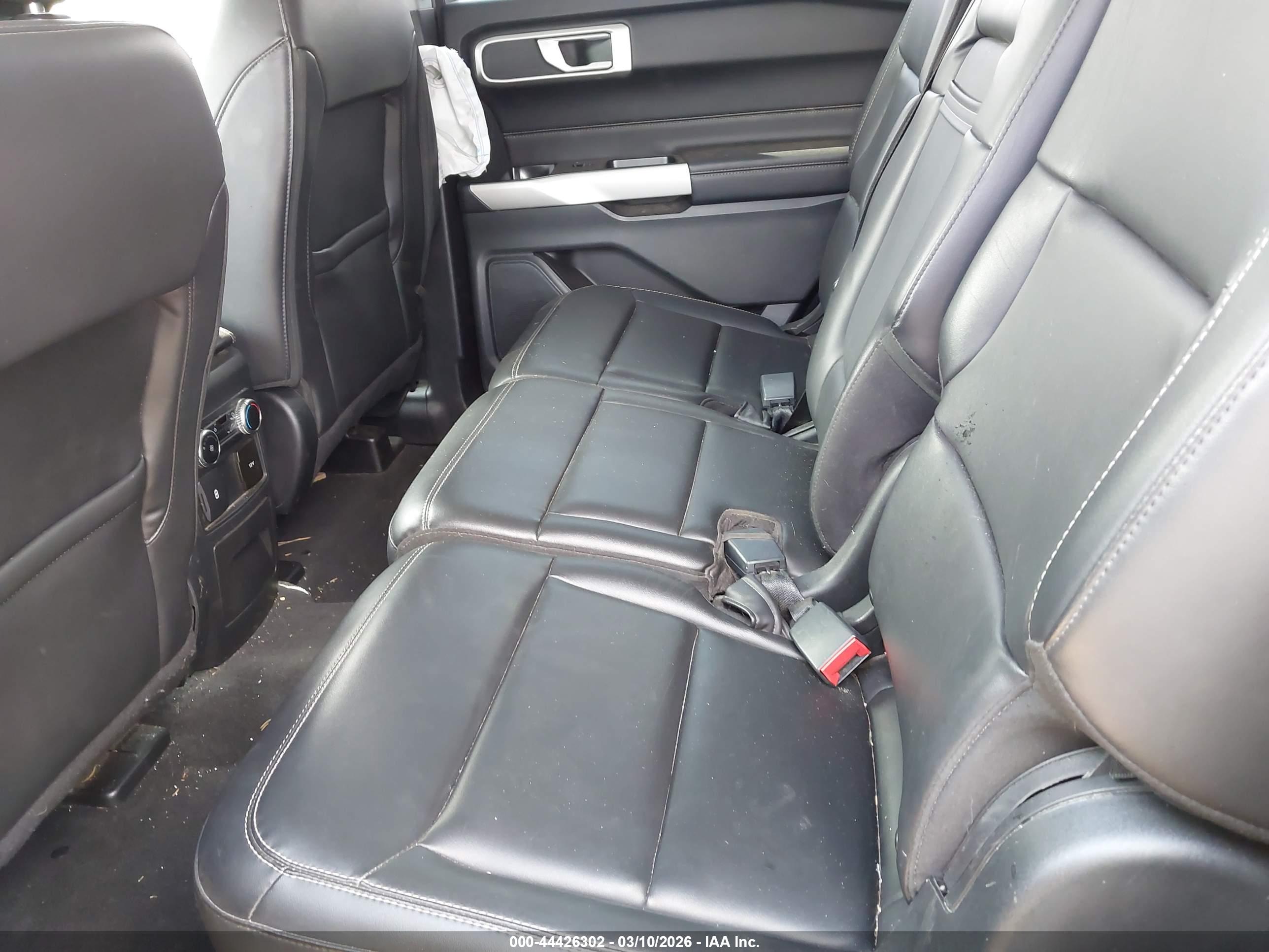 FORD EXPLORER image 8