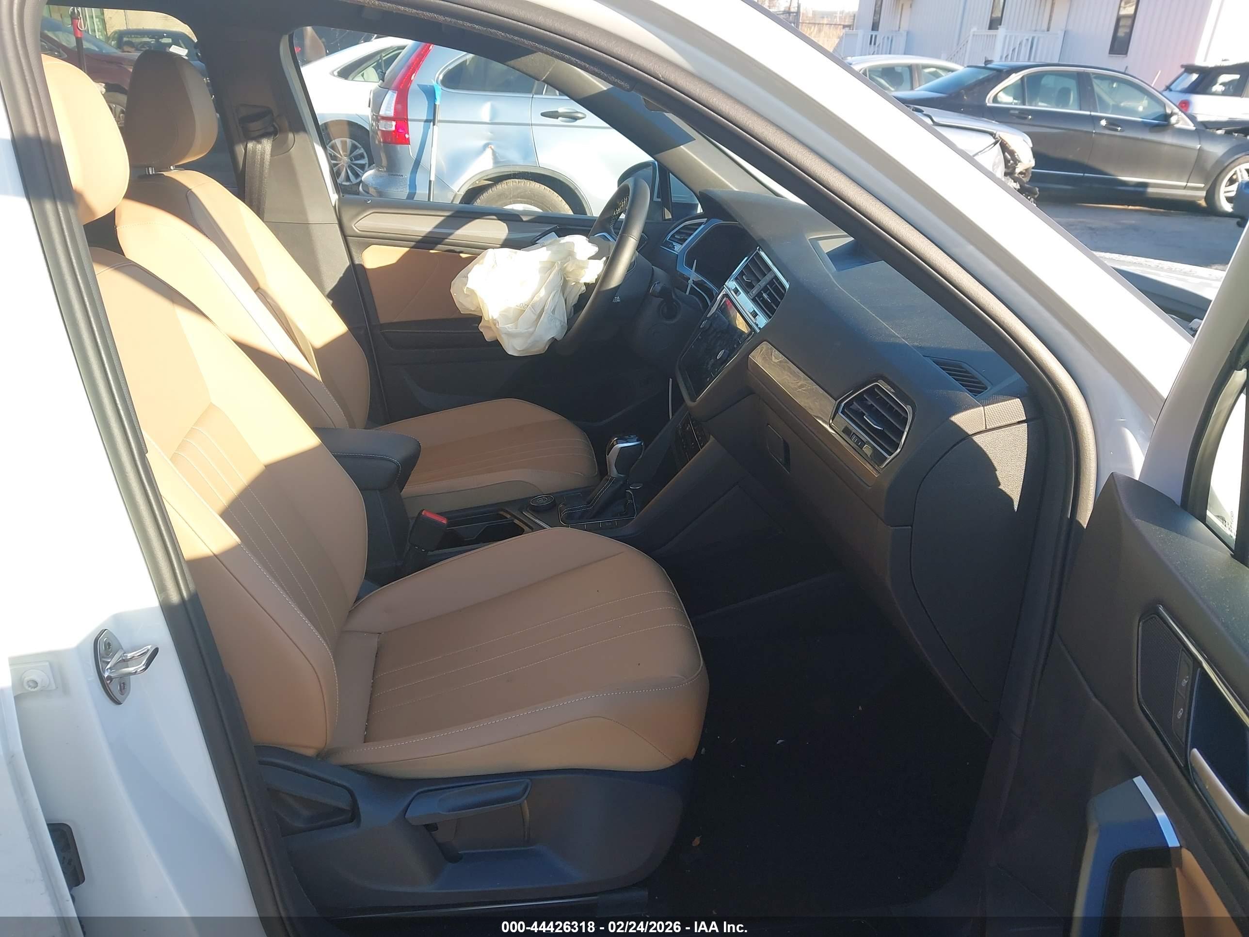 VOLKSWAGEN TIGUAN image 5