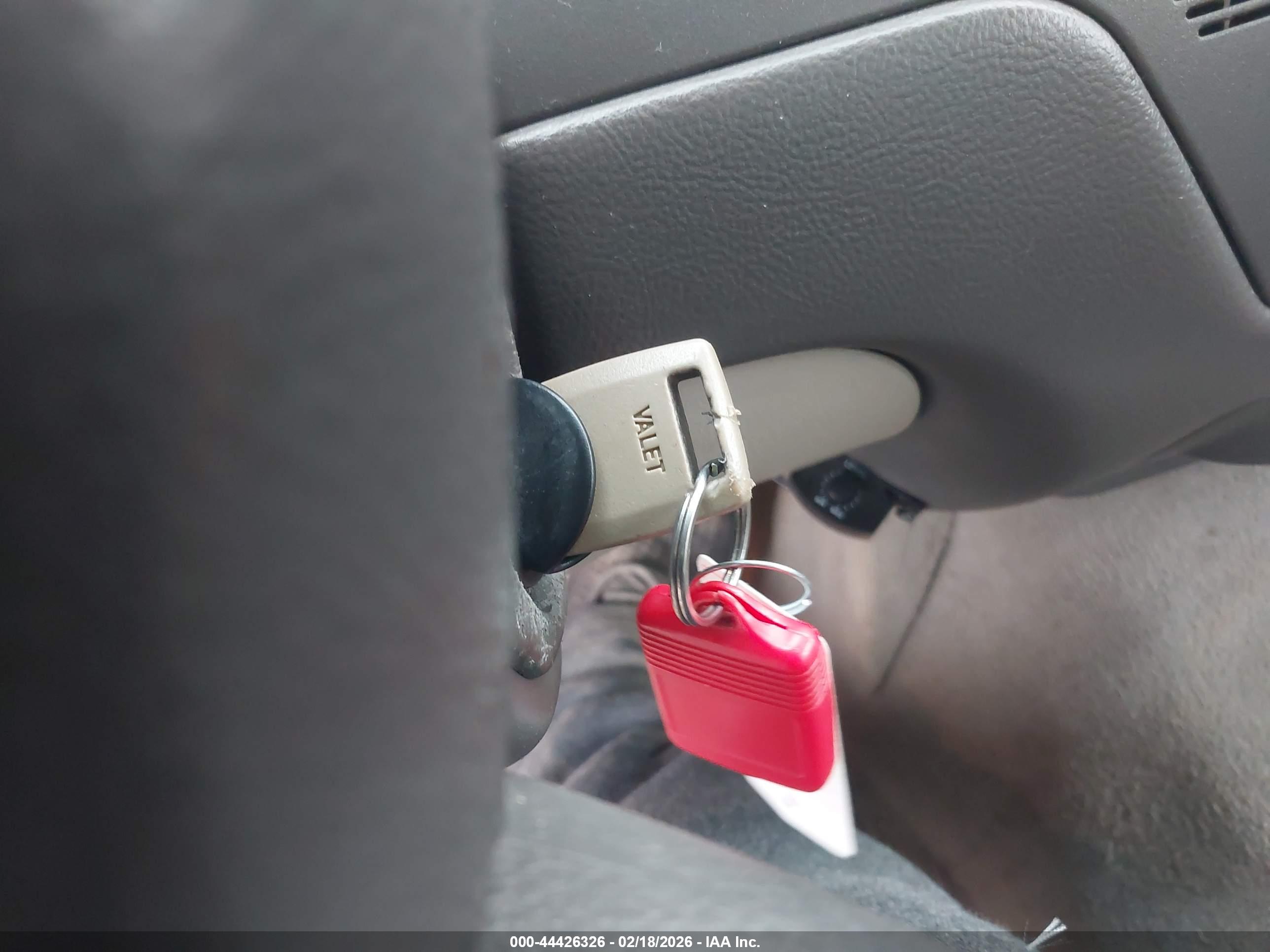 LINCOLN TOWN image 11