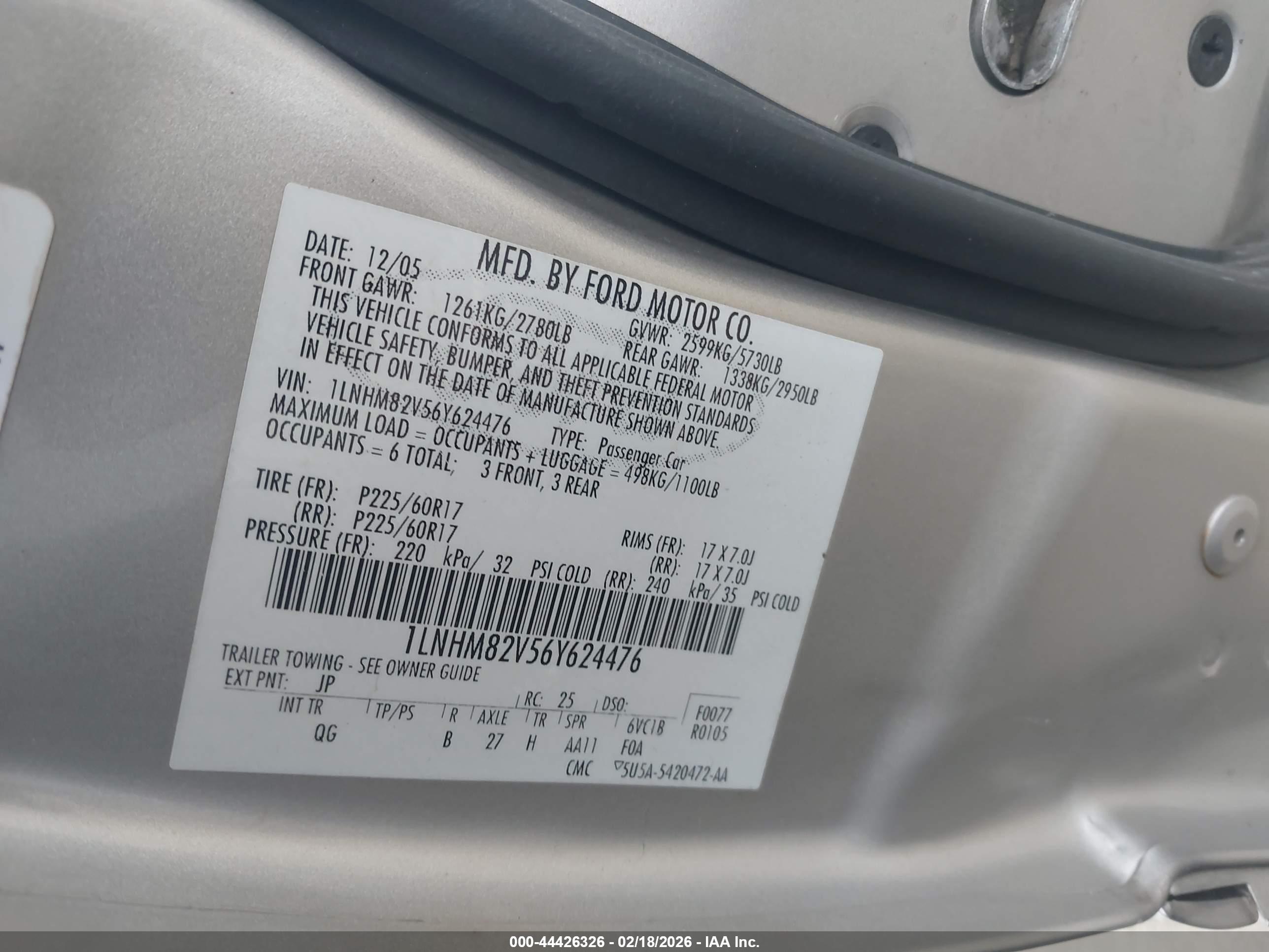 LINCOLN TOWN image 9