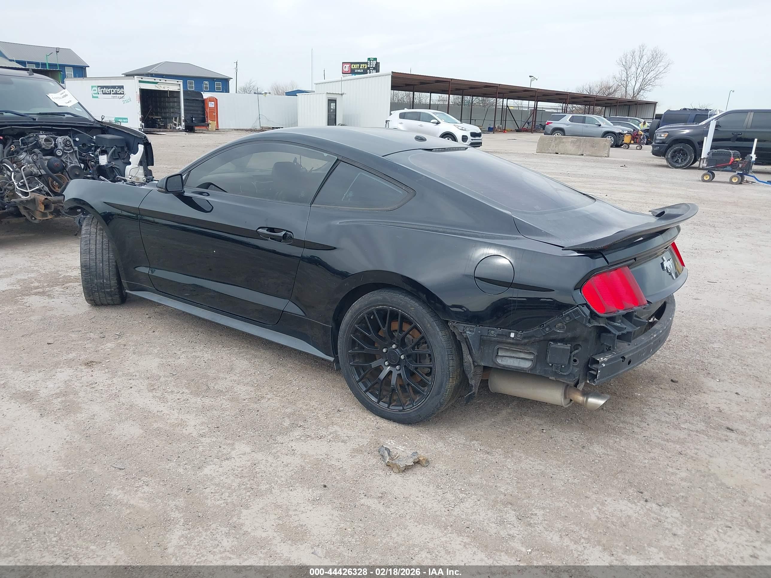 FORD MUSTANG image 3