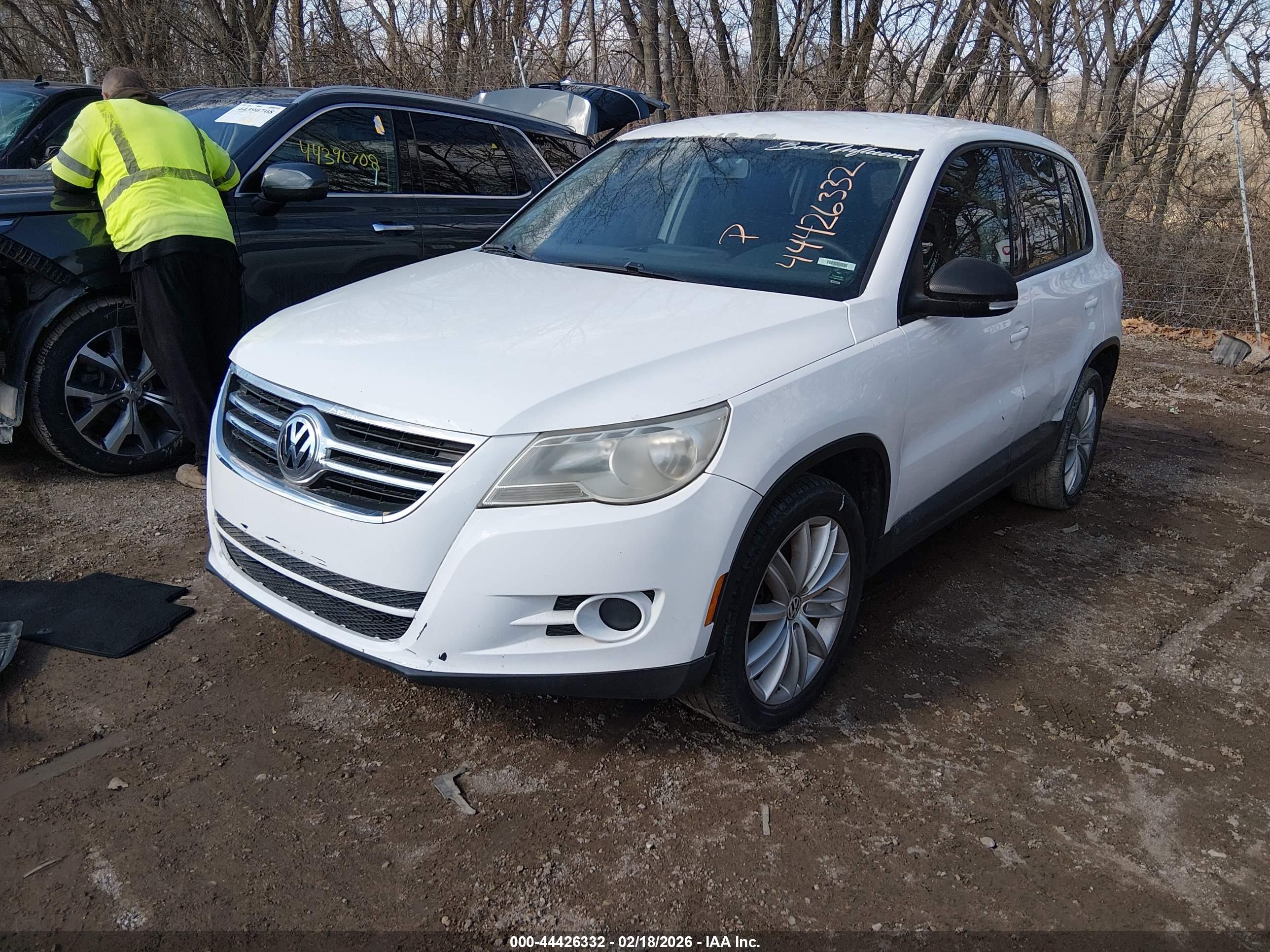 VOLKSWAGEN TIGUAN image 2