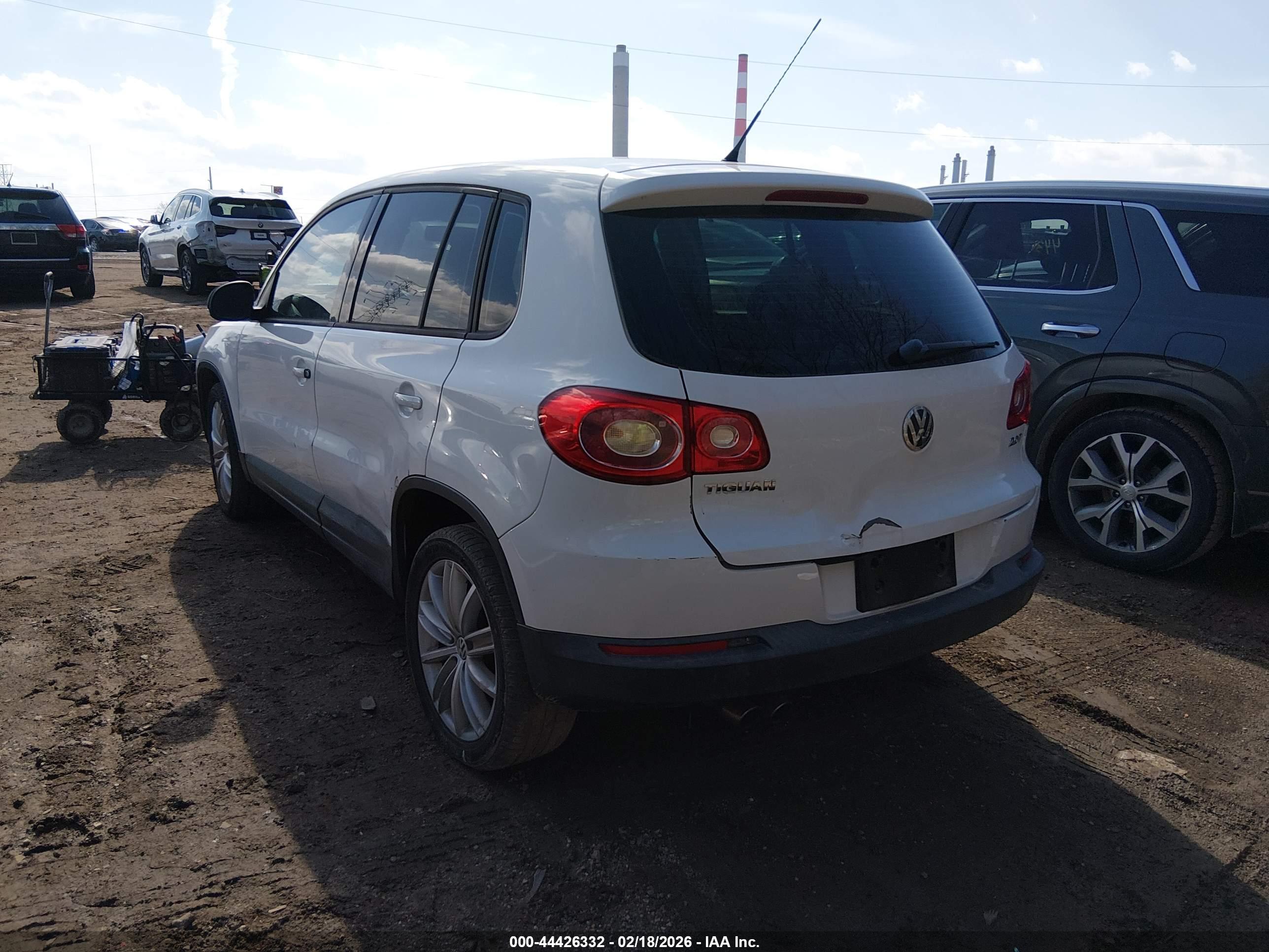 VOLKSWAGEN TIGUAN image 3