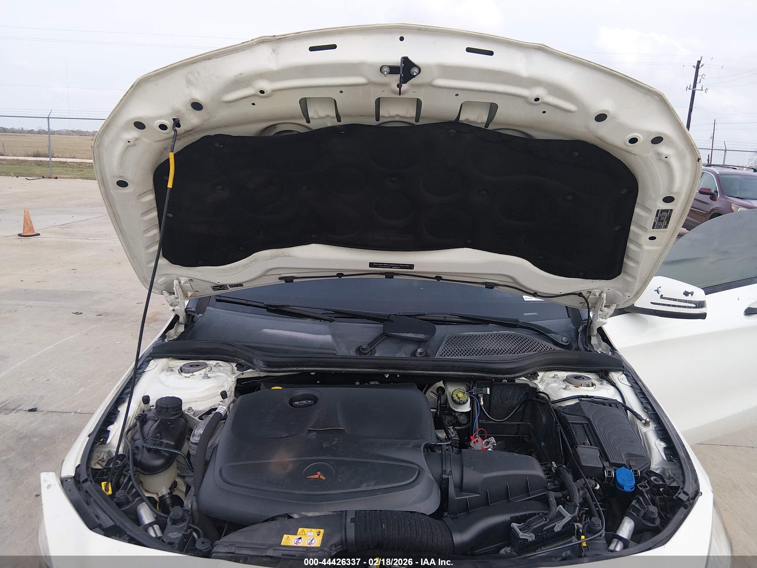 MERCEDES-BENZ CLA image 10