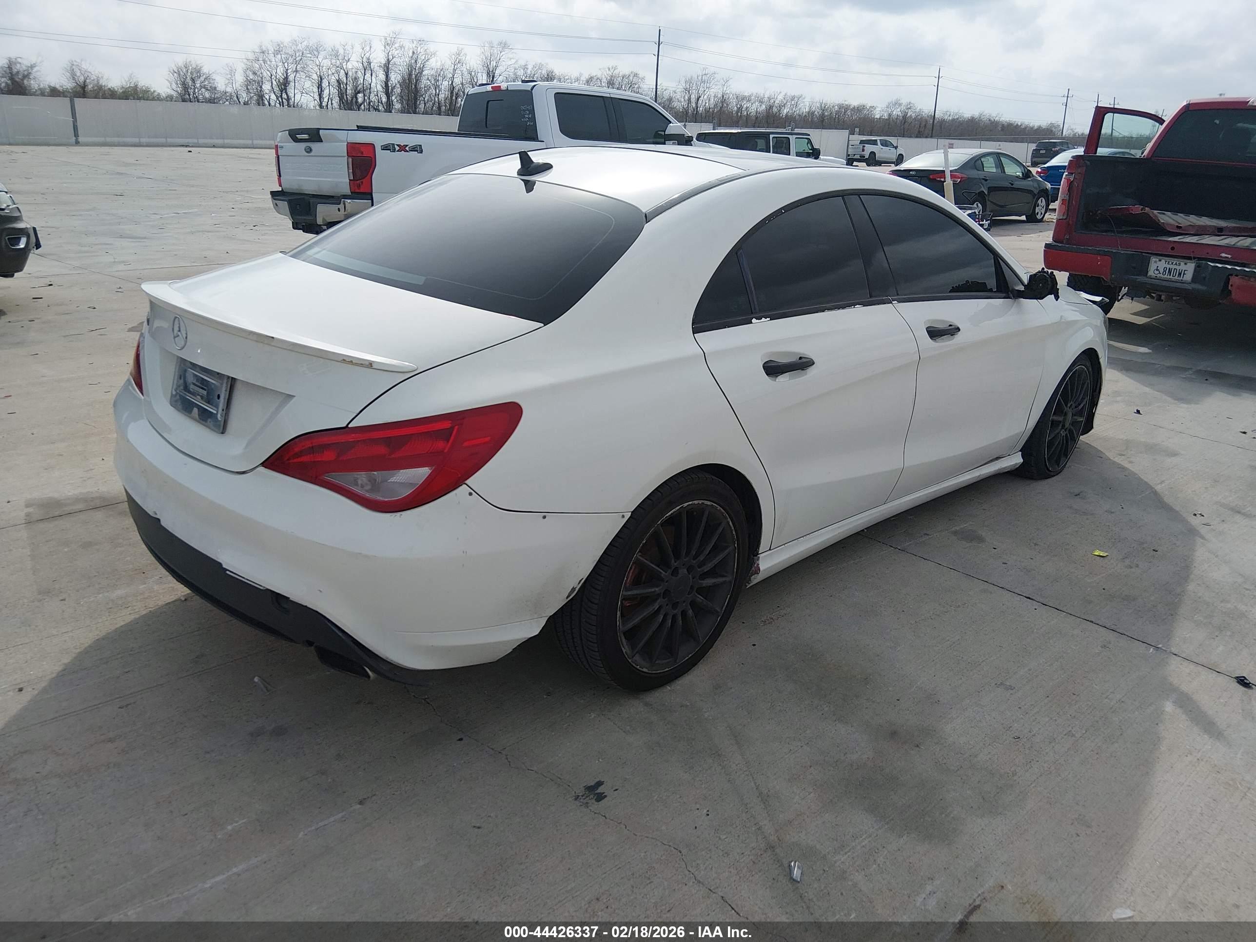MERCEDES-BENZ CLA image 4