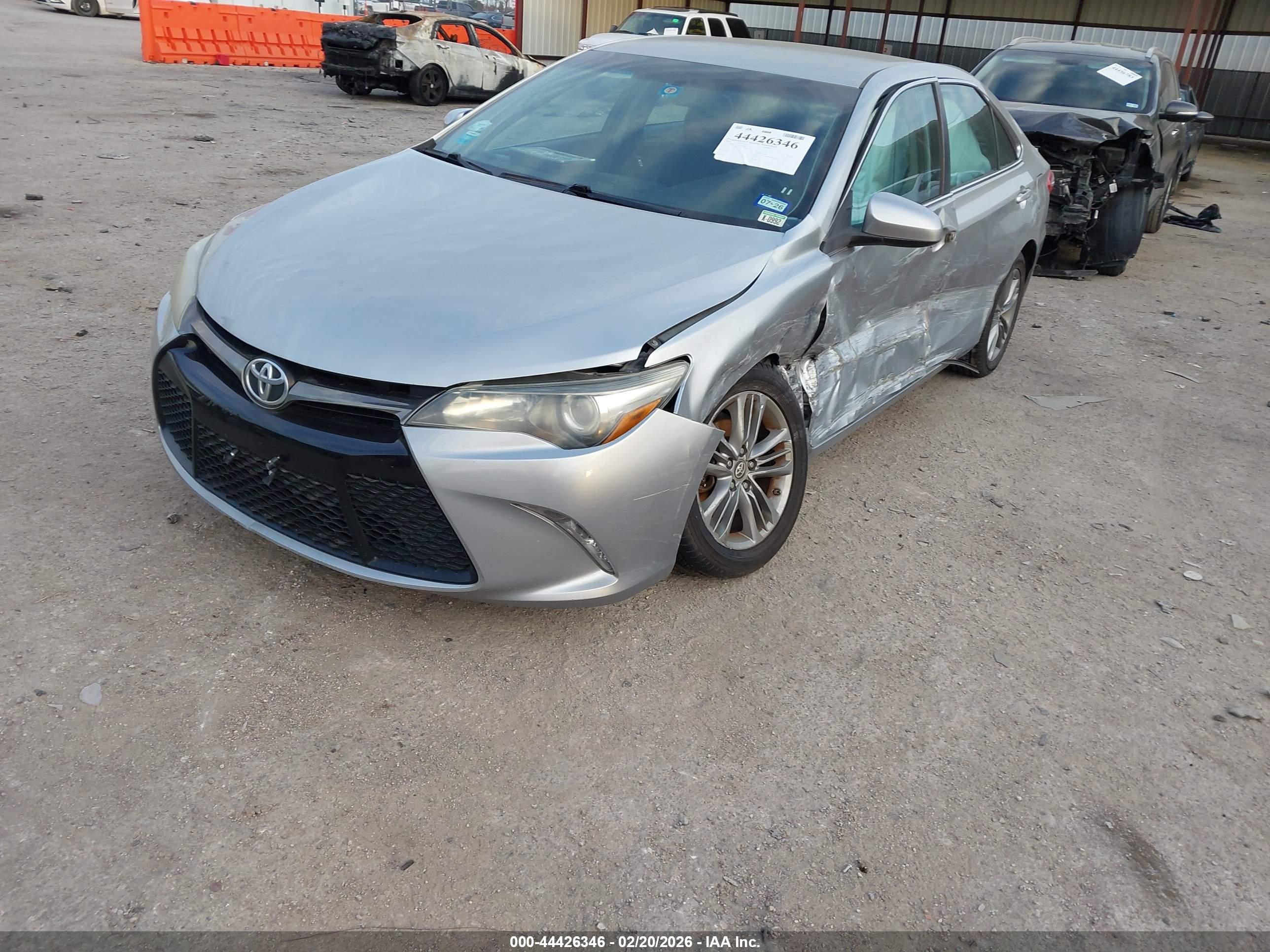 TOYOTA CAMRY image 2