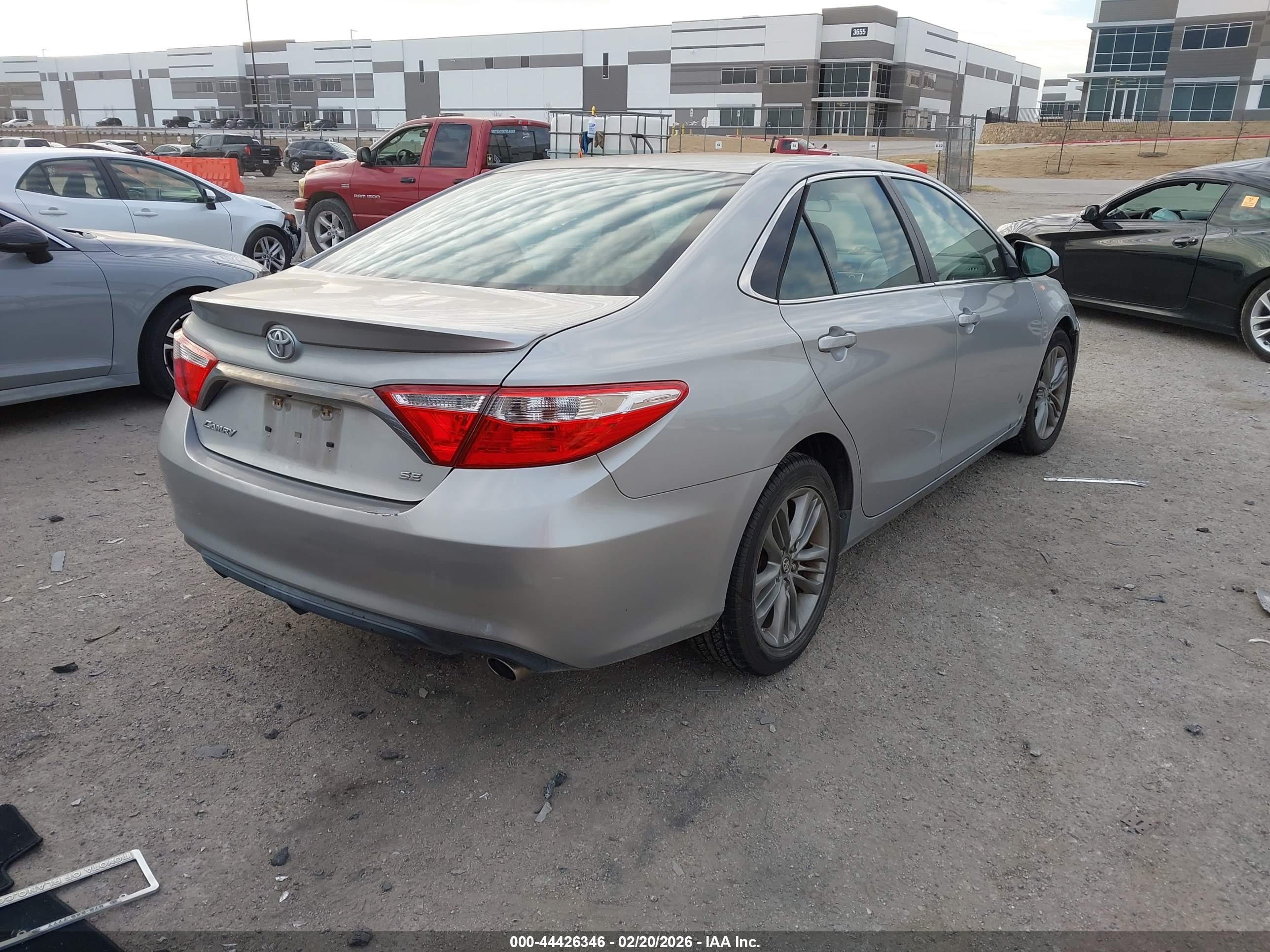 TOYOTA CAMRY image 4