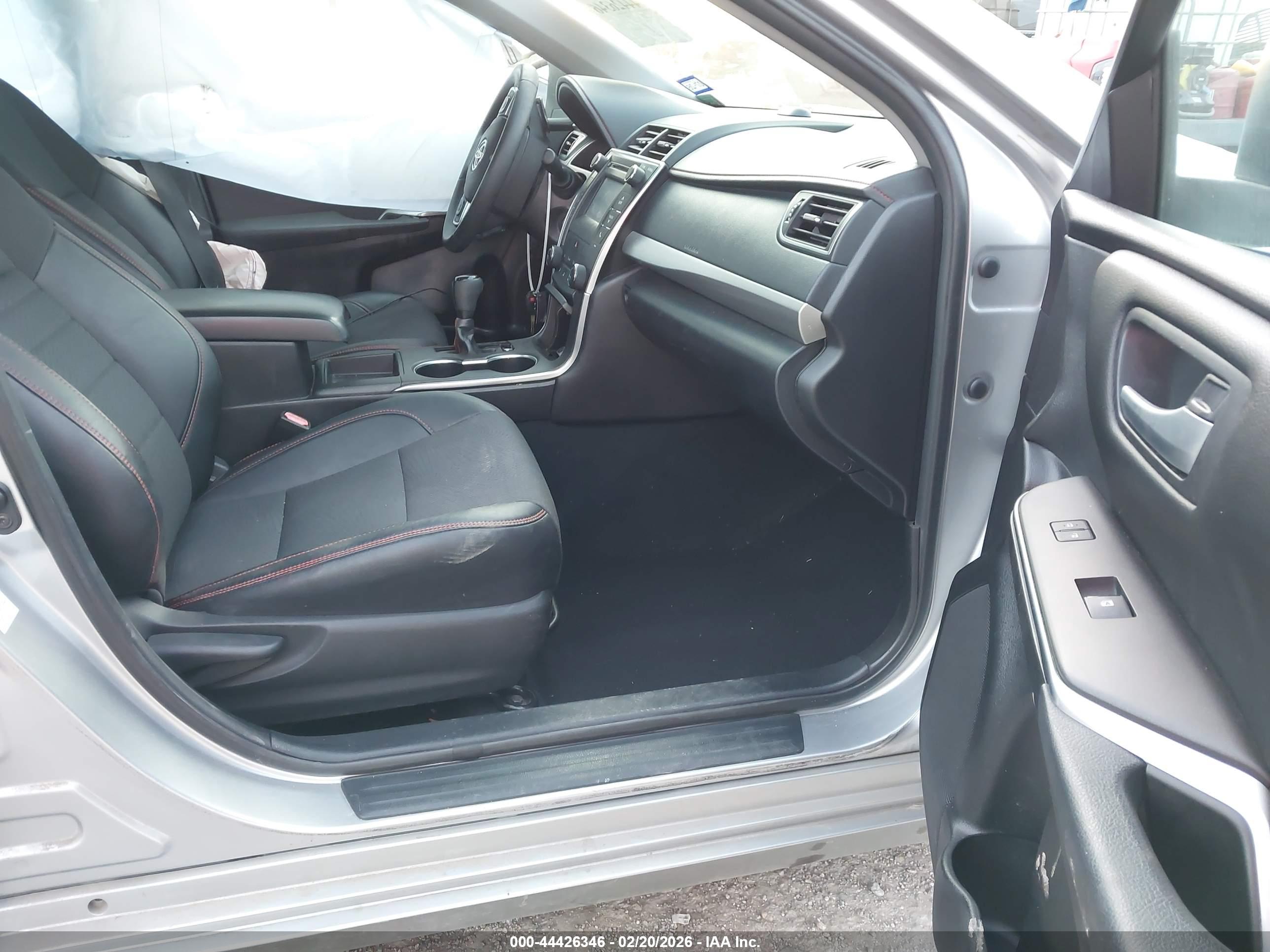TOYOTA CAMRY image 5