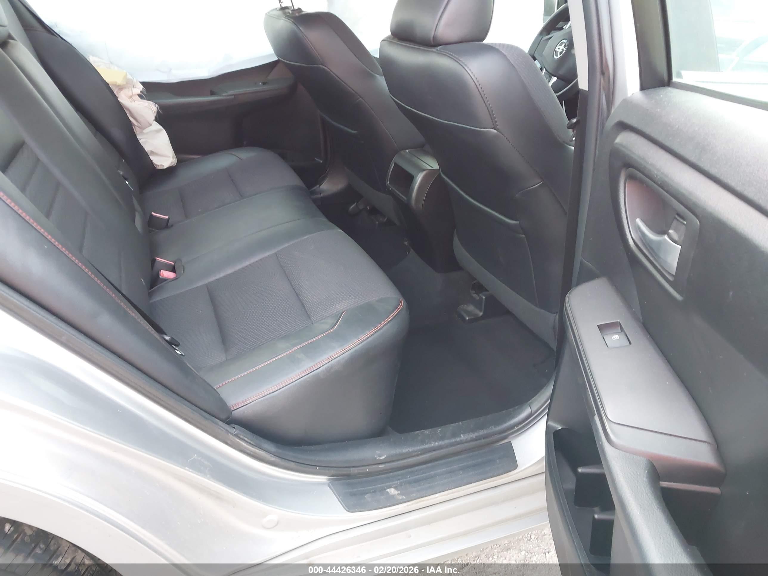 TOYOTA CAMRY image 8