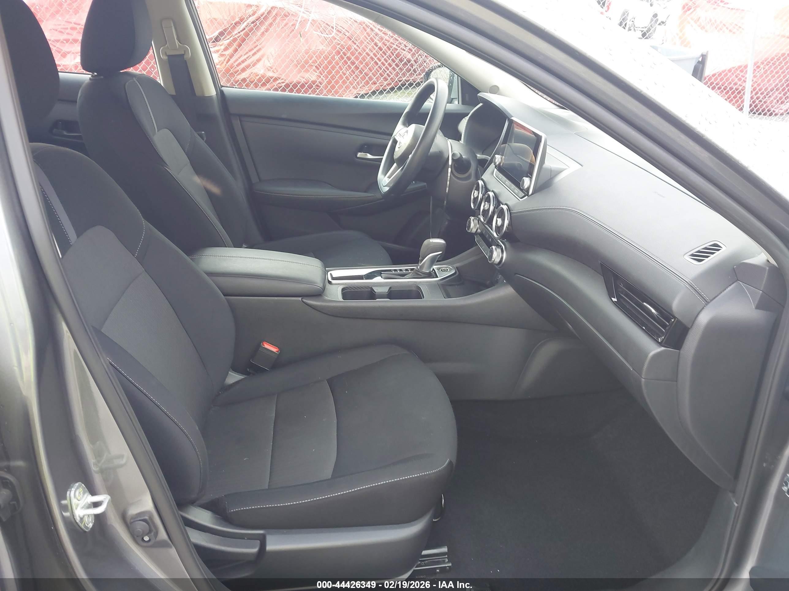 NISSAN SENTRA image 5