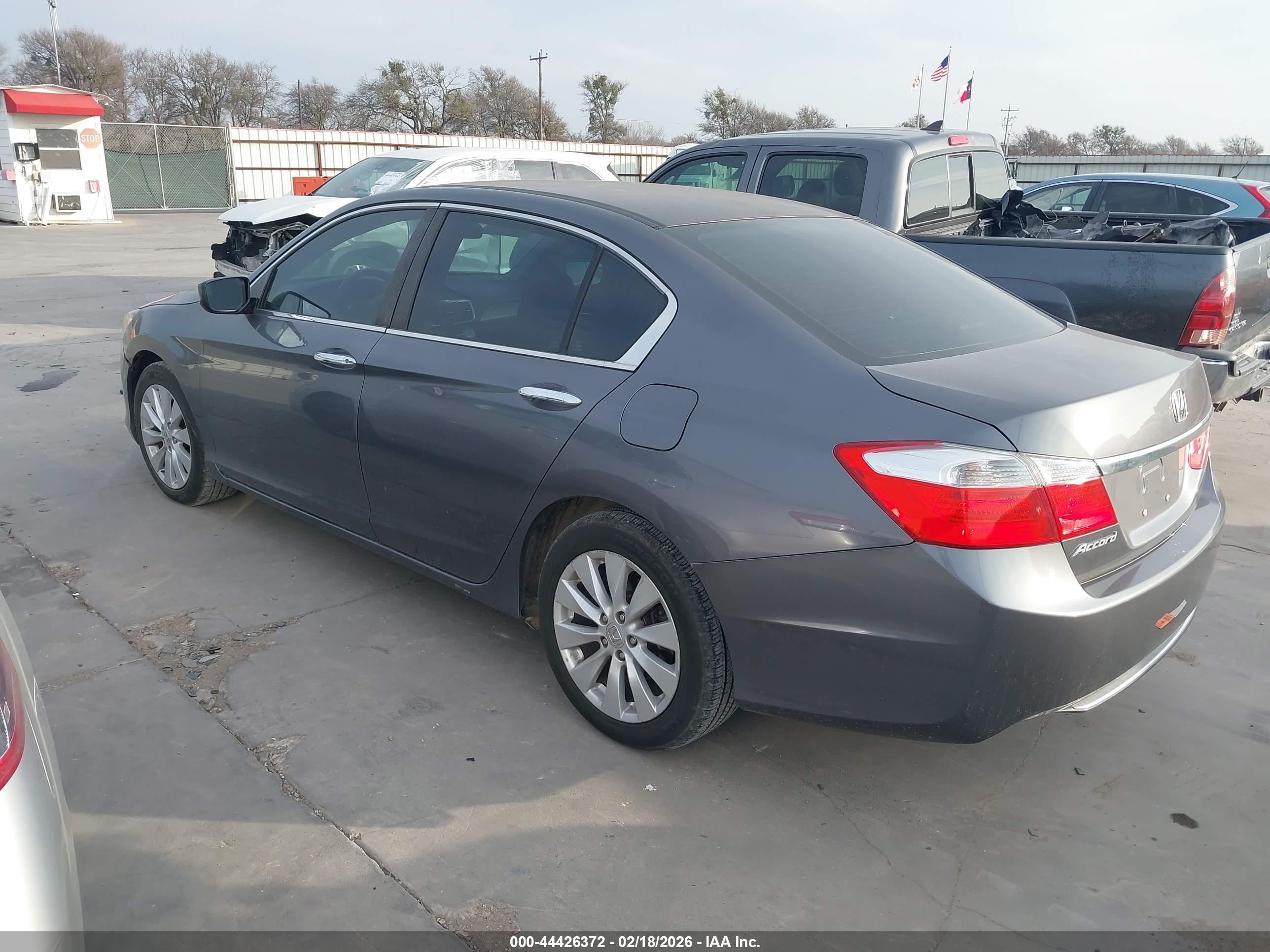 HONDA ACCORD image 3