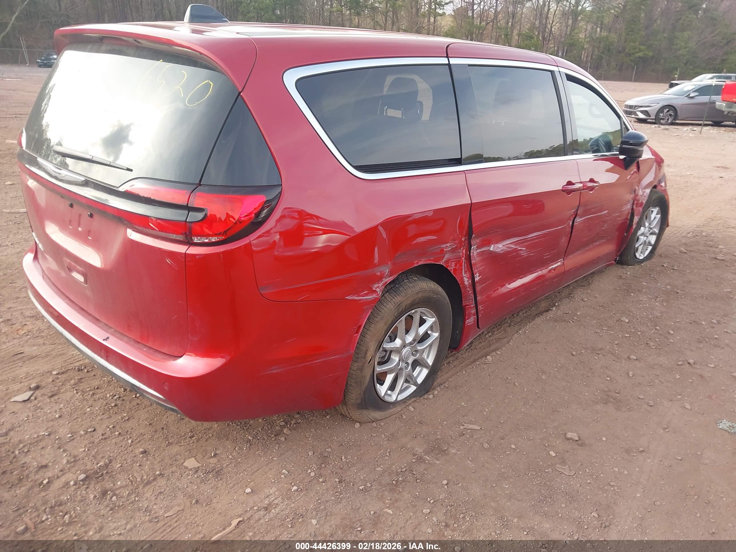 CHRYSLER PACIFICA image 4