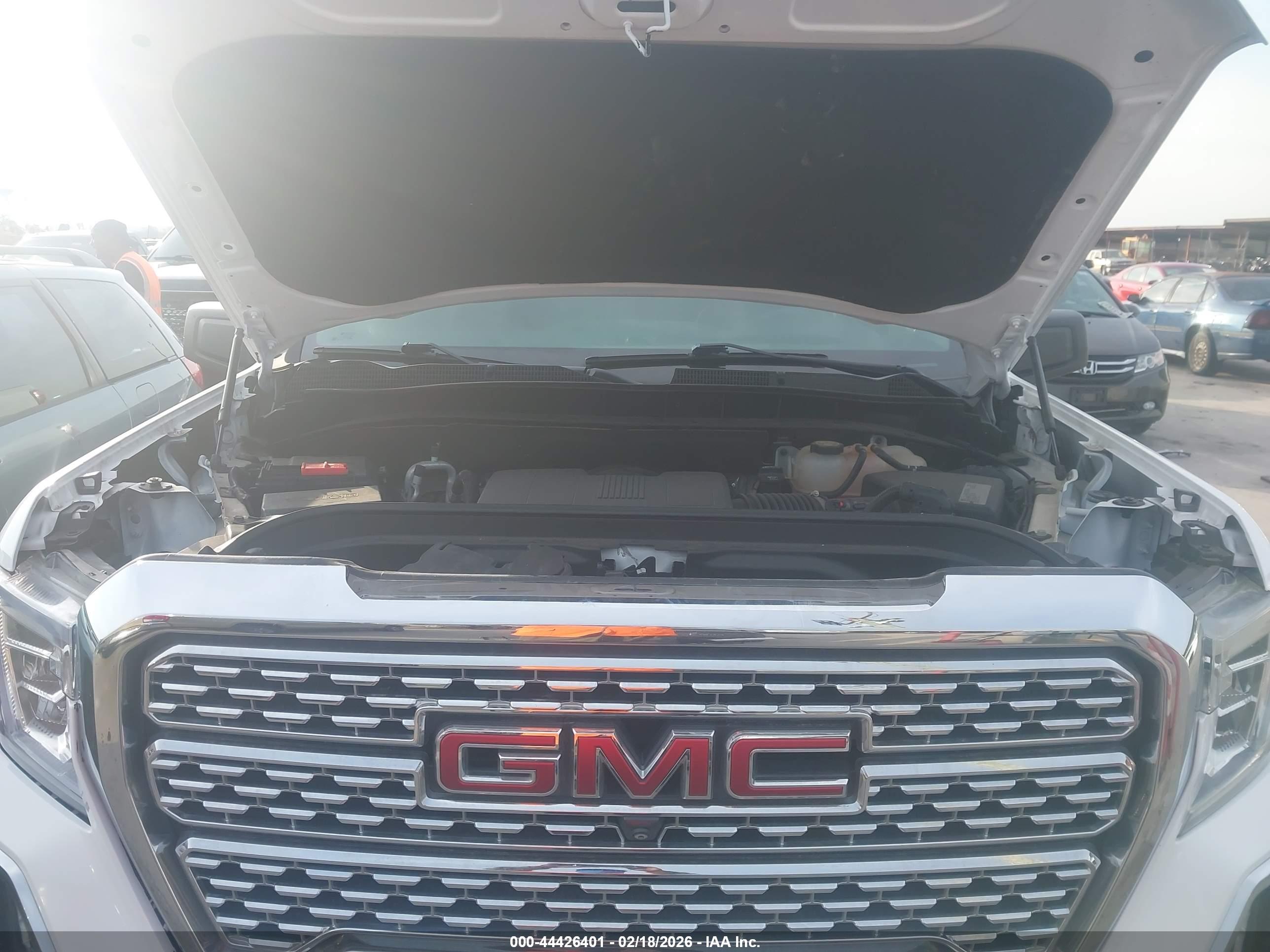 GMC SIERRA image 10