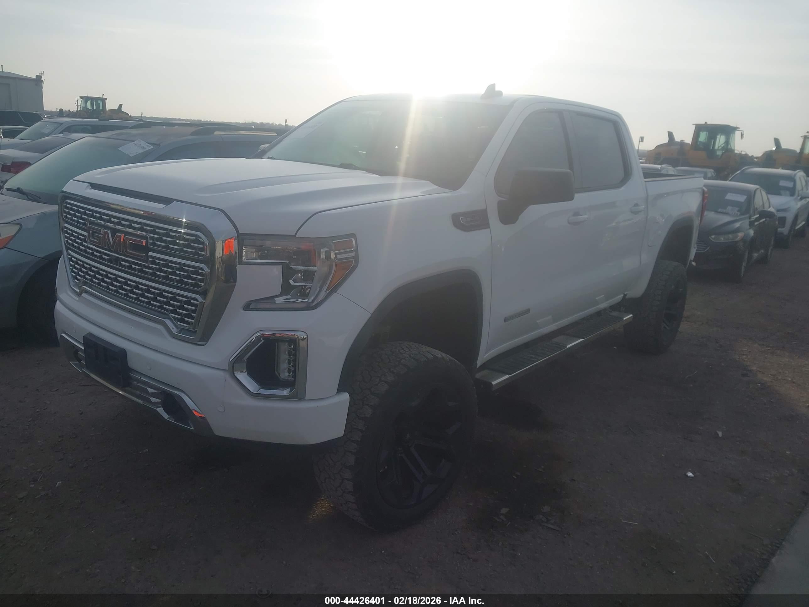 GMC SIERRA image 2