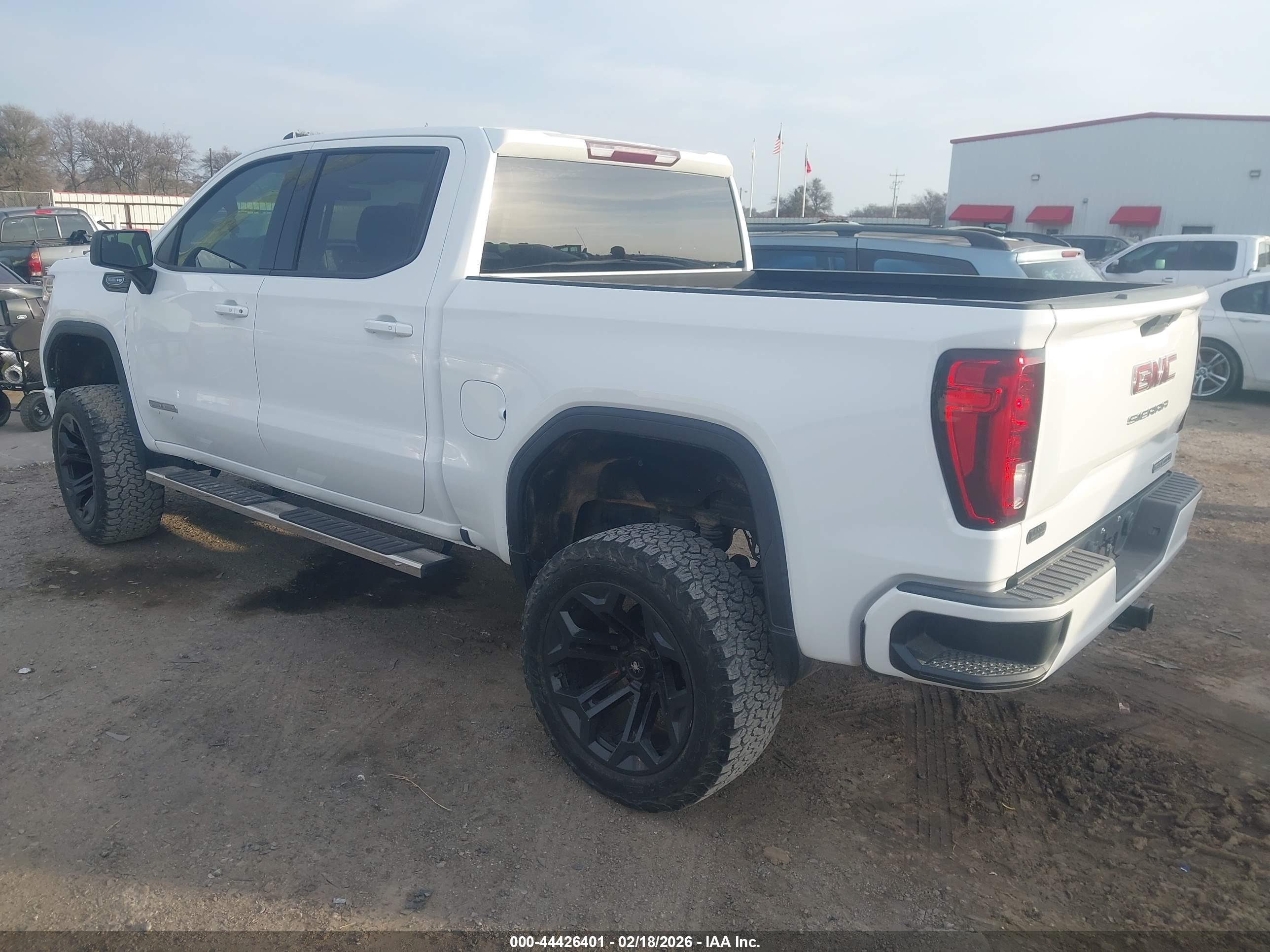 GMC SIERRA image 3