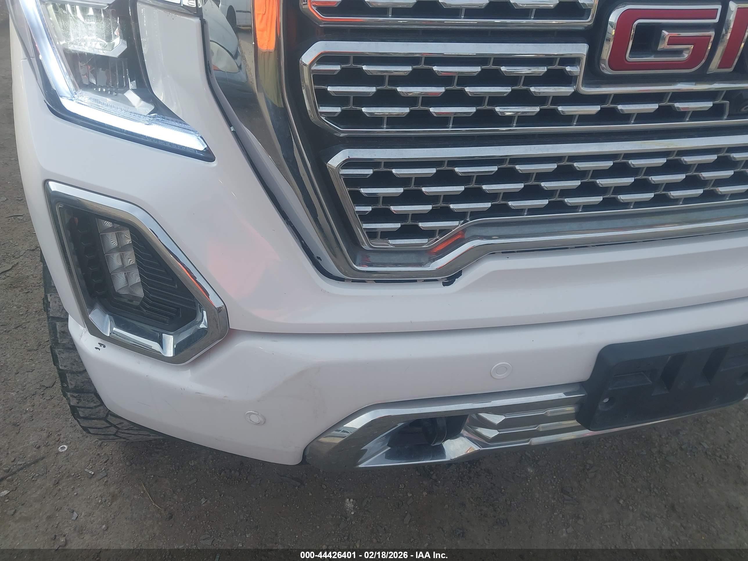 GMC SIERRA image 6