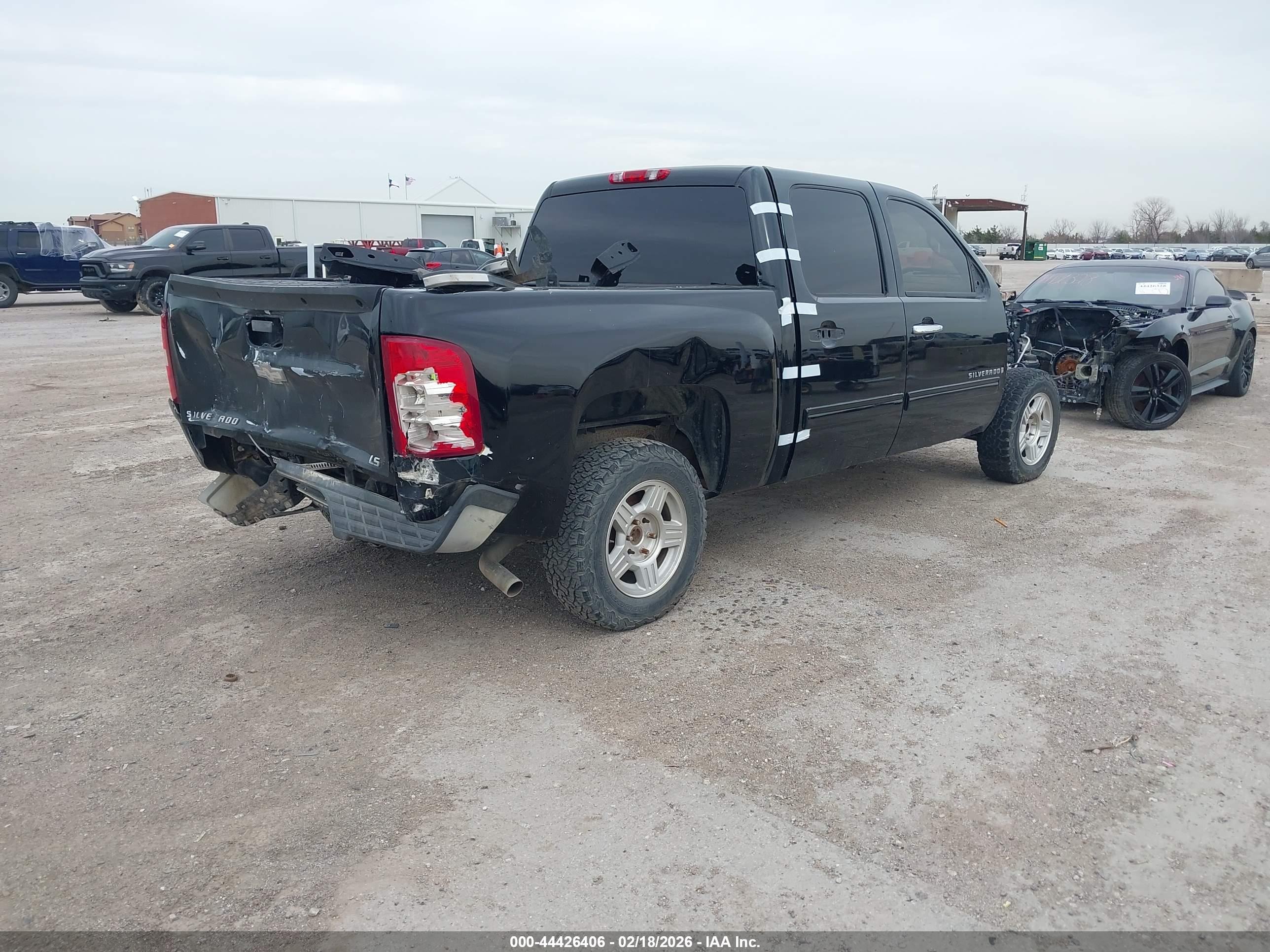 CHEVROLET SILVERADO image 4
