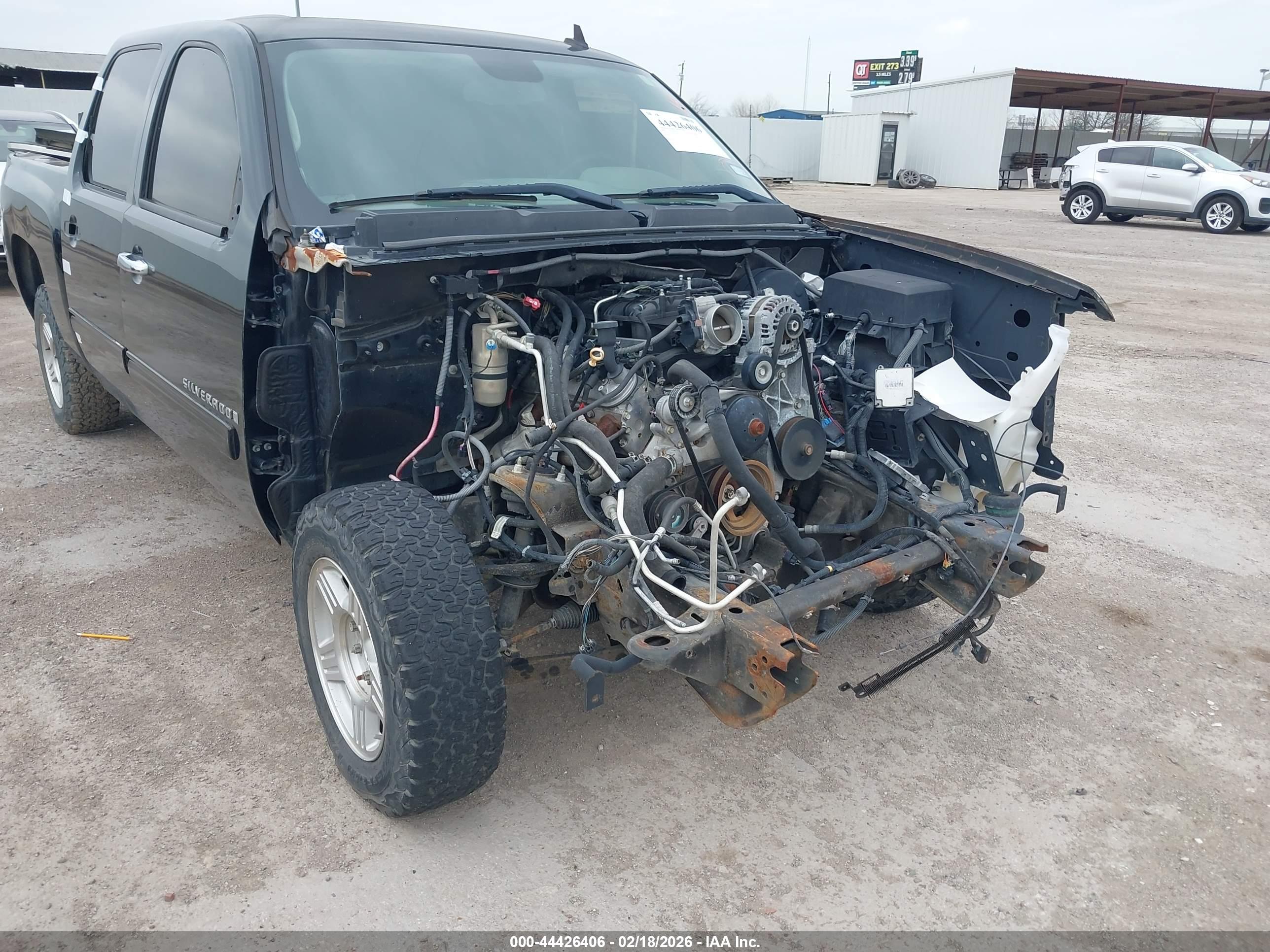 CHEVROLET SILVERADO image 6