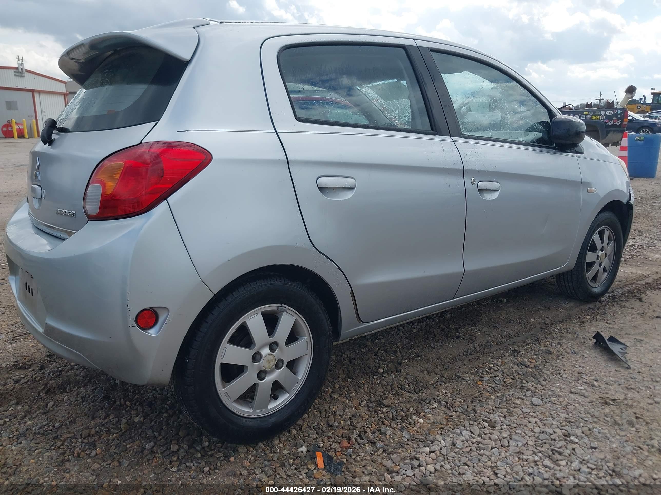 MITSUBISHI MIRAGE image 4