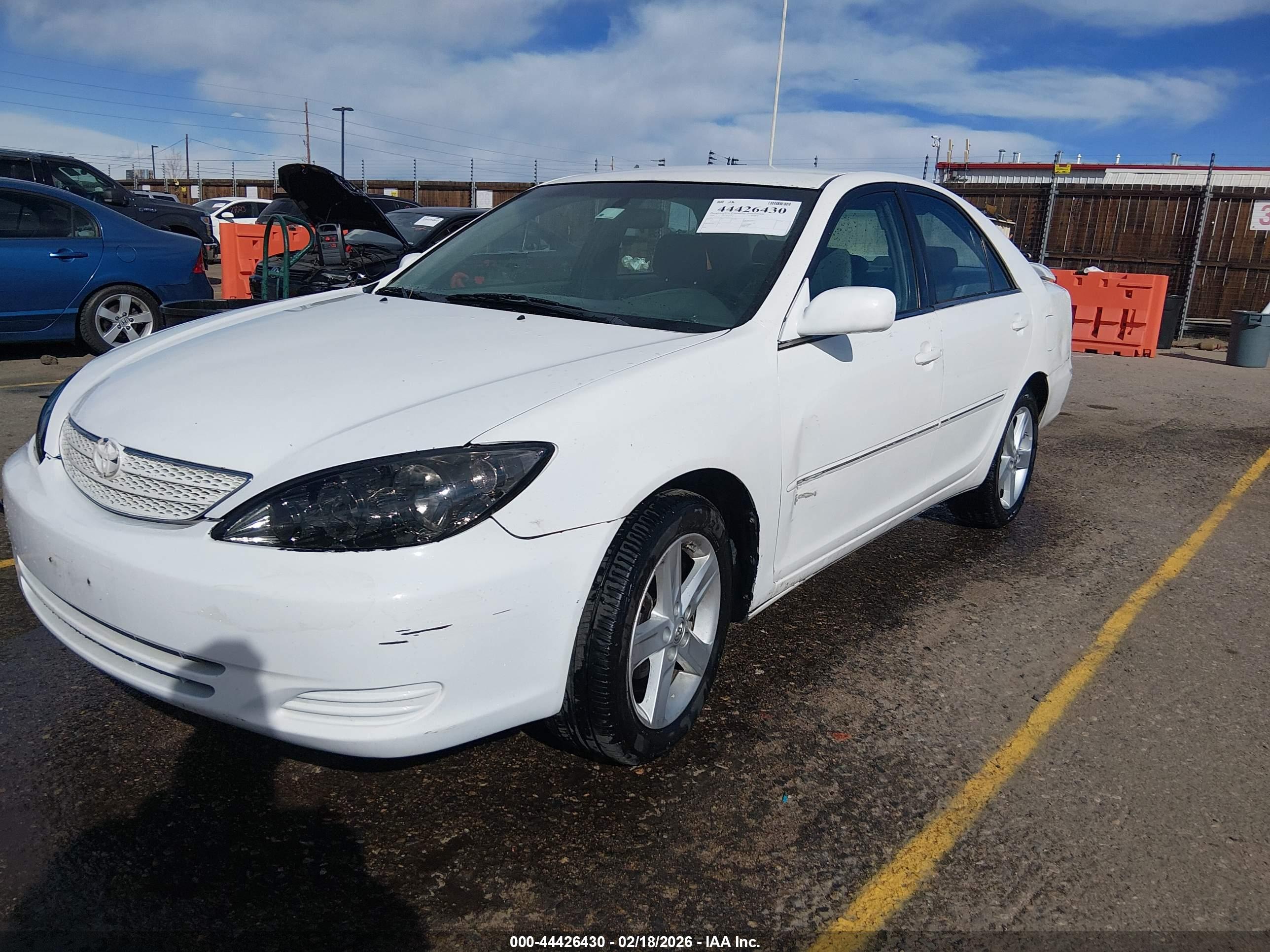 TOYOTA CAMRY image 2