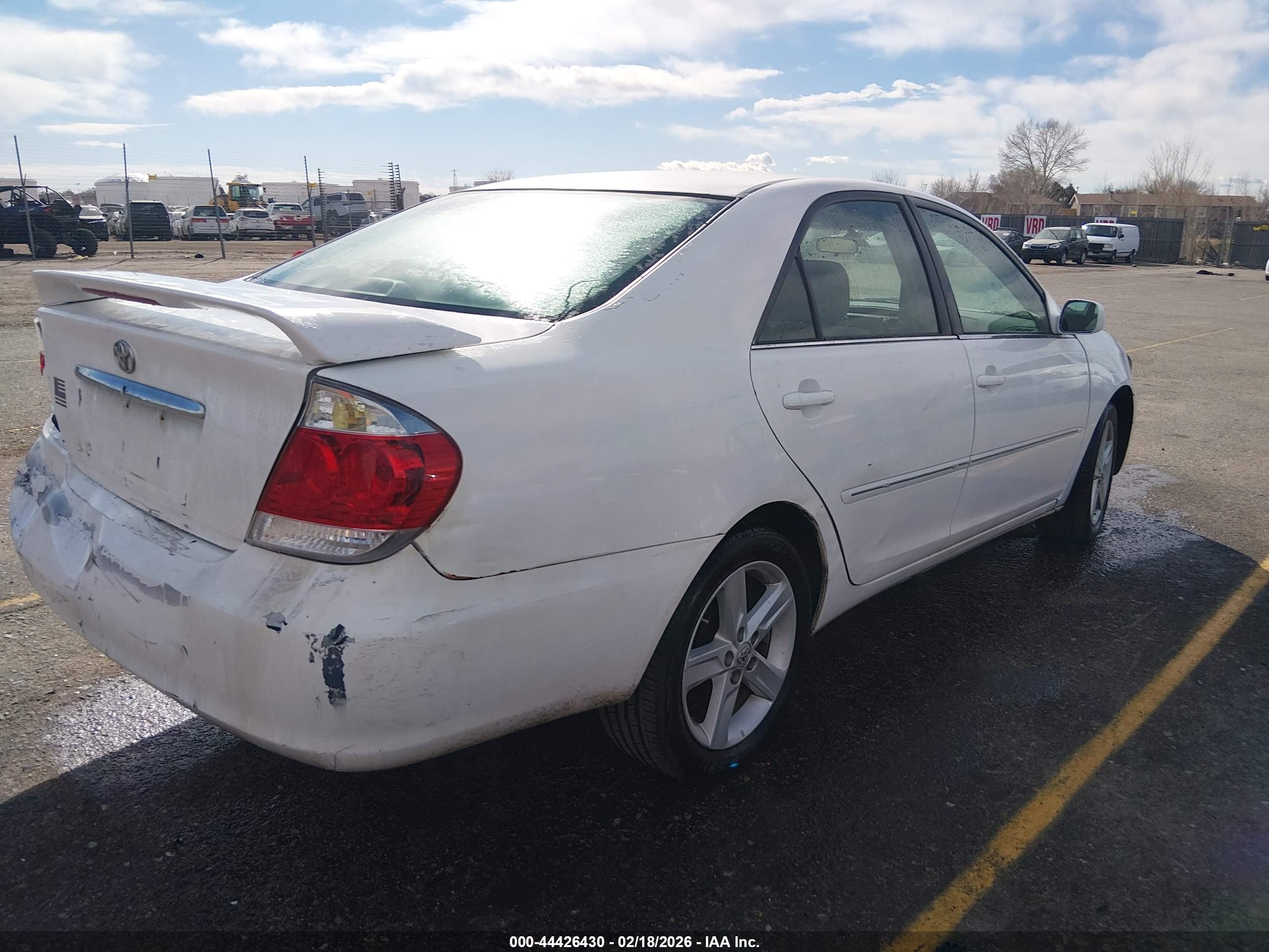 TOYOTA CAMRY image 4
