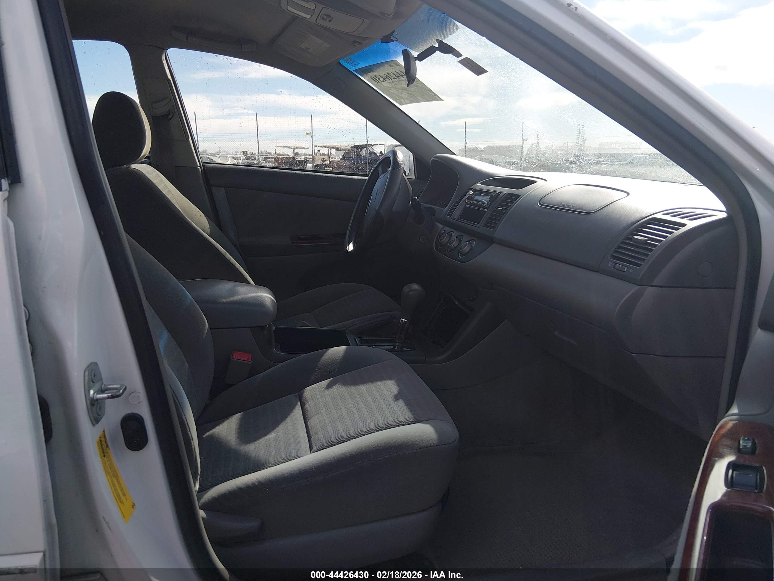 TOYOTA CAMRY image 5