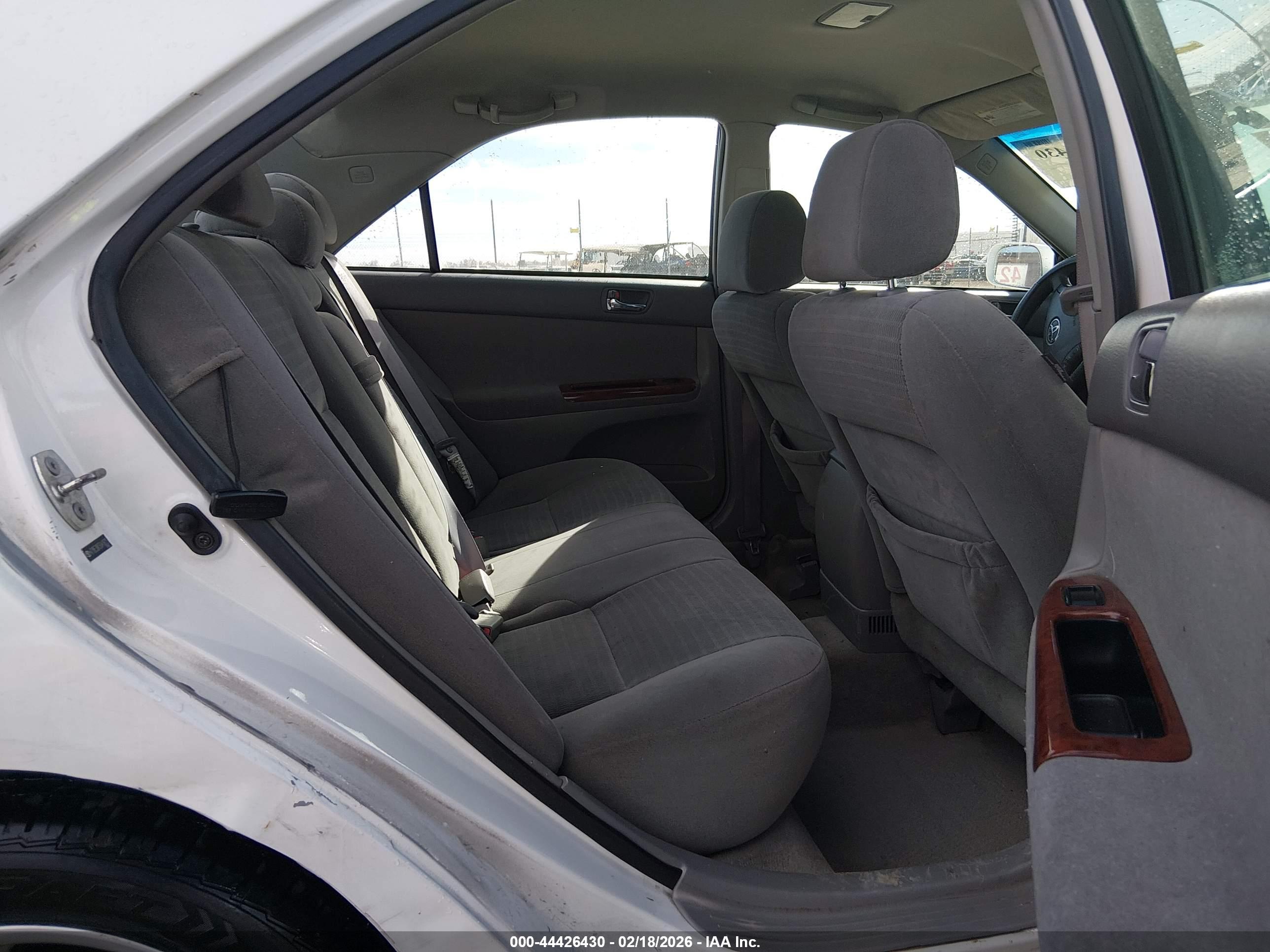 TOYOTA CAMRY image 8