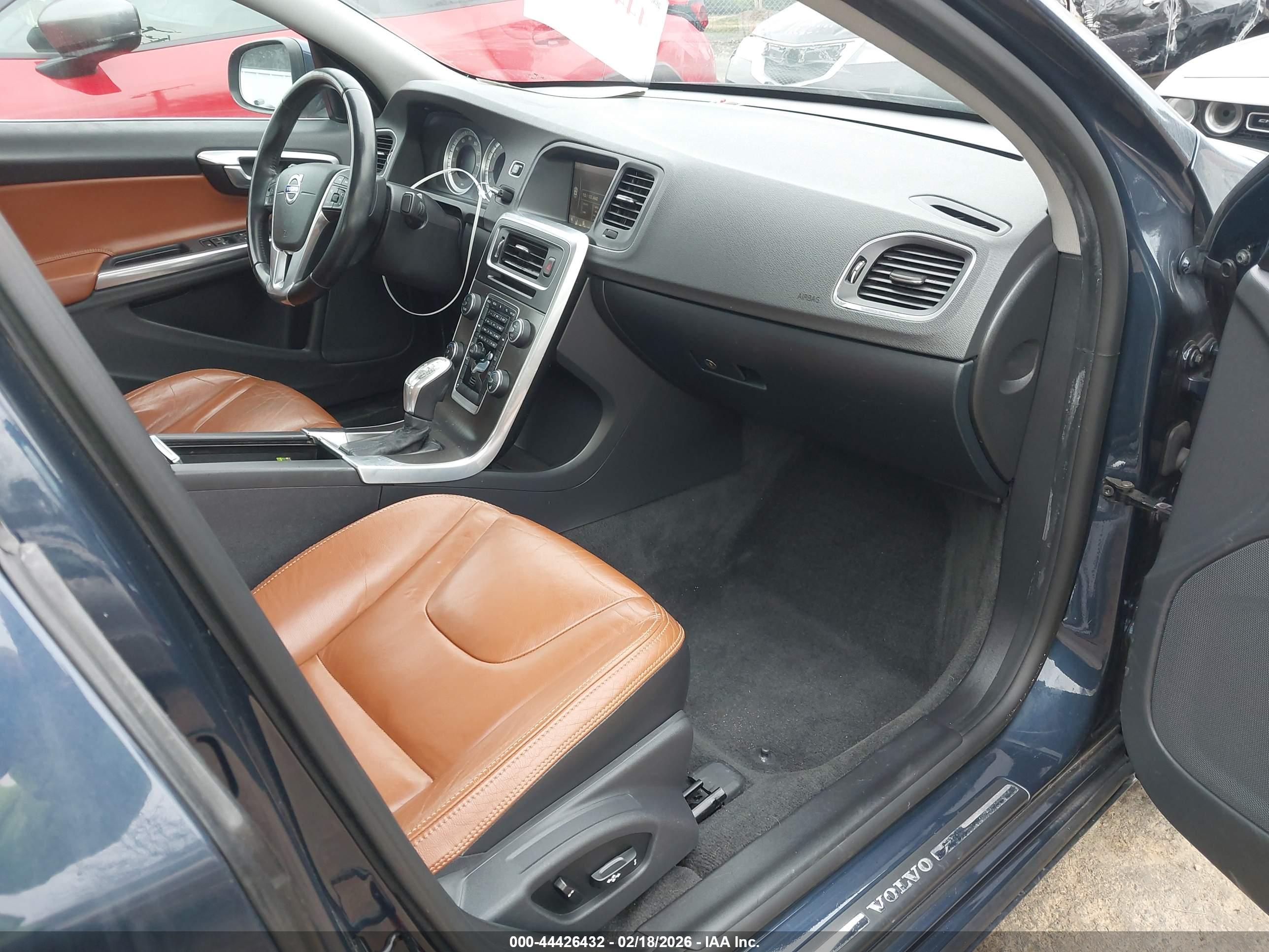 VOLVO S60 image 5