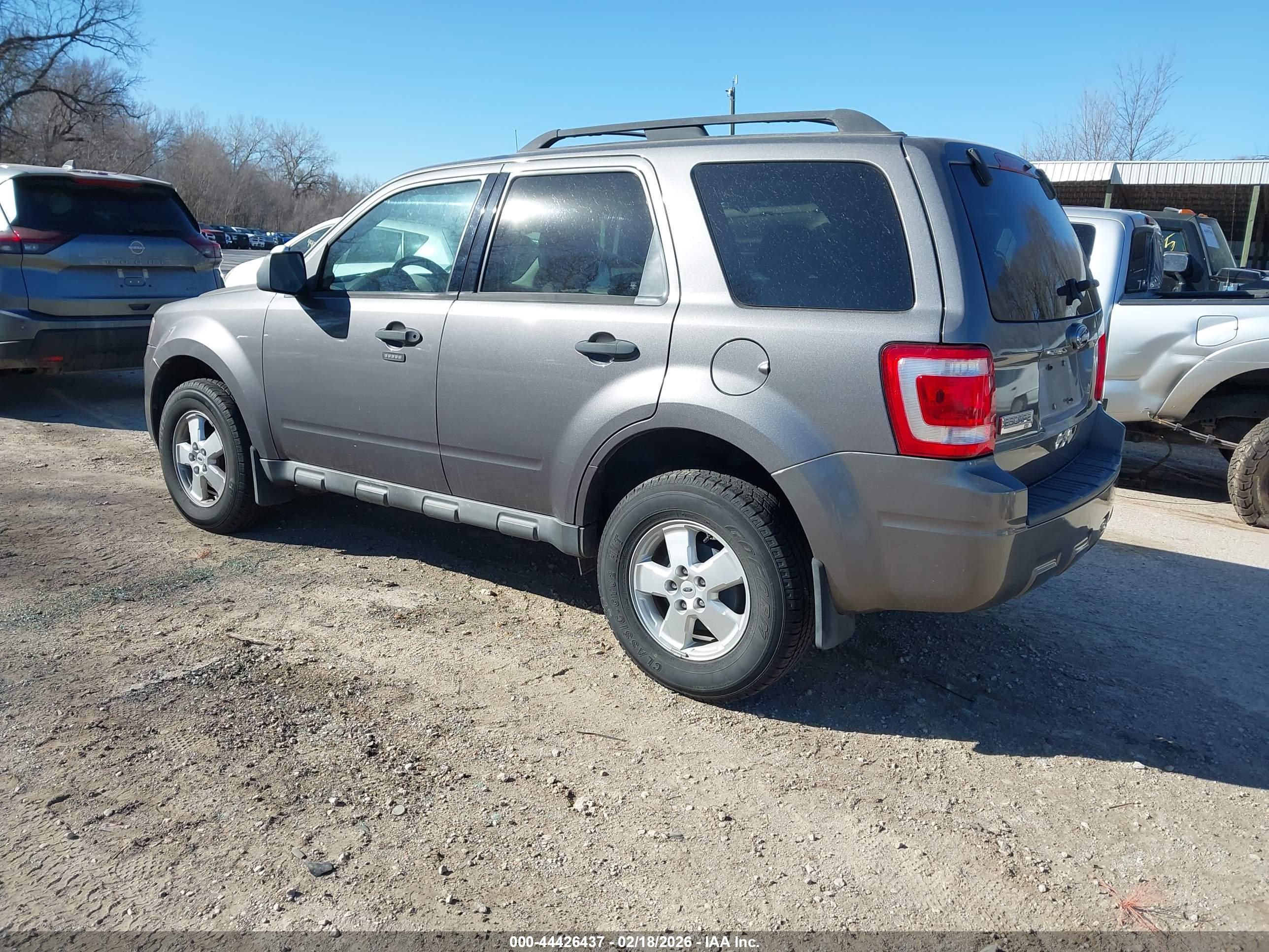 FORD ESCAPE image 3