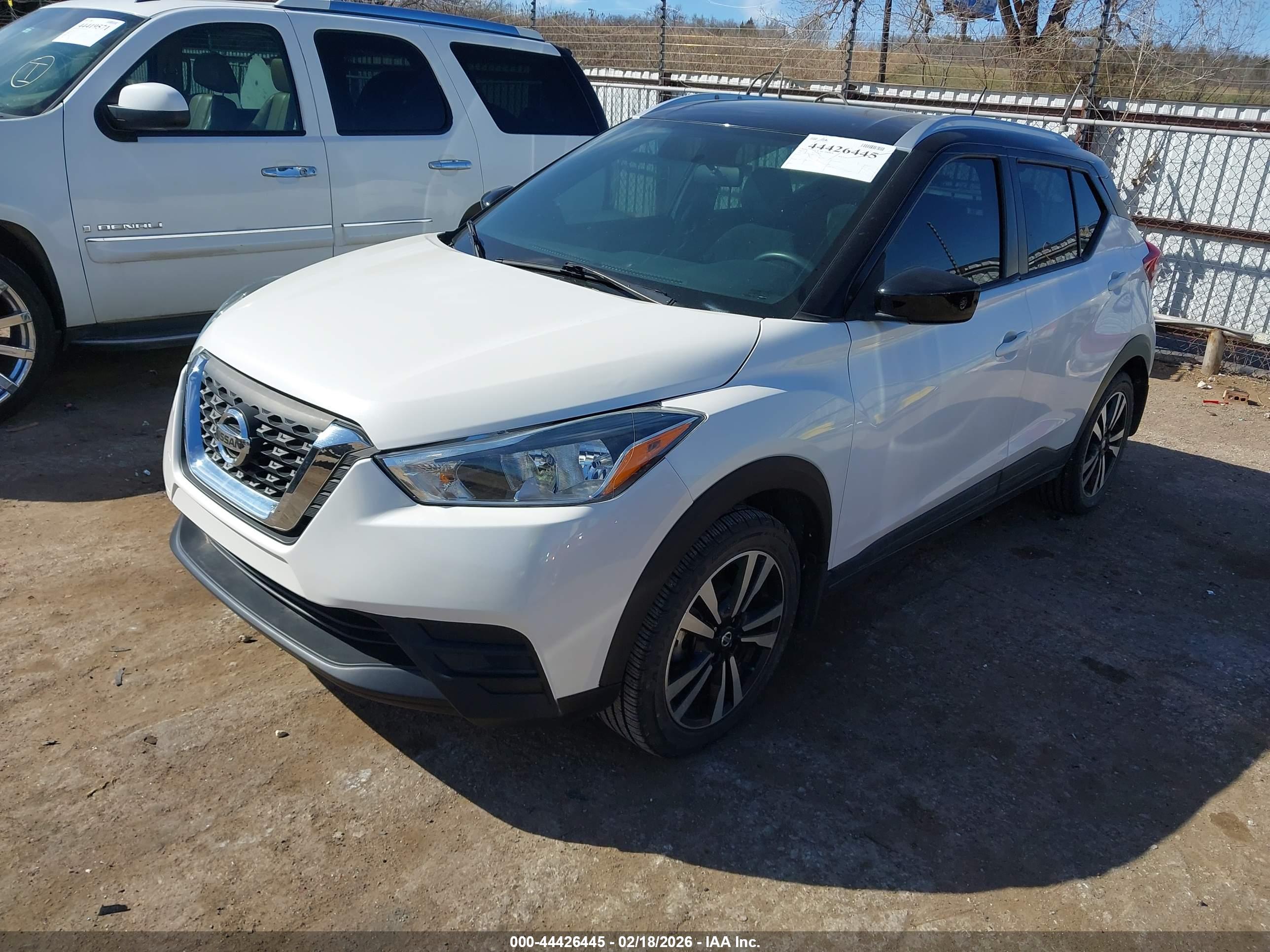 NISSAN KICKS image 2