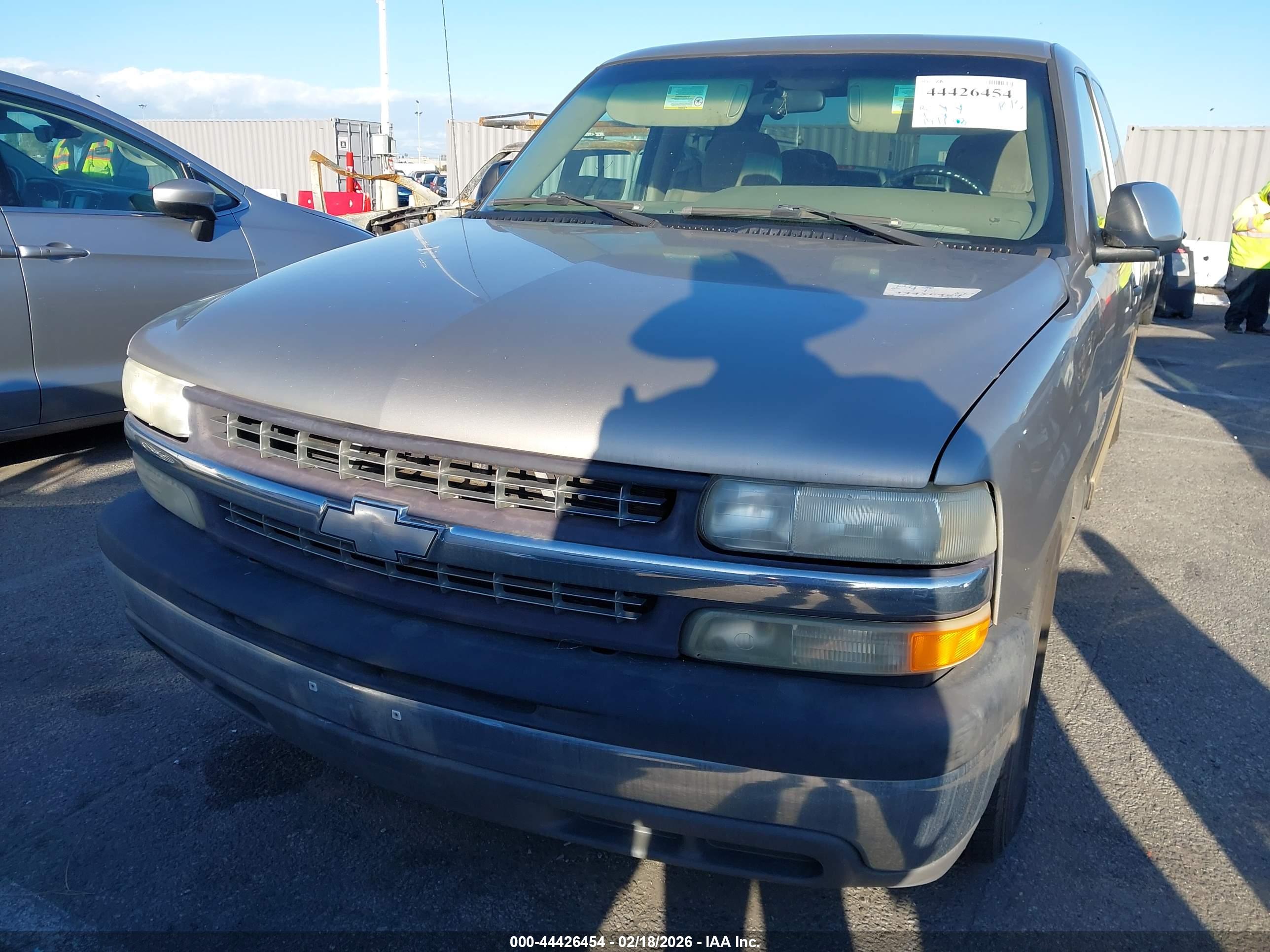 CHEVROLET SILVERADO image 6