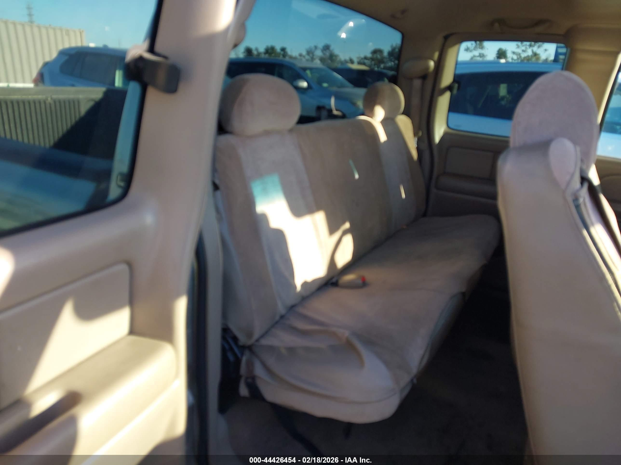 CHEVROLET SILVERADO image 8