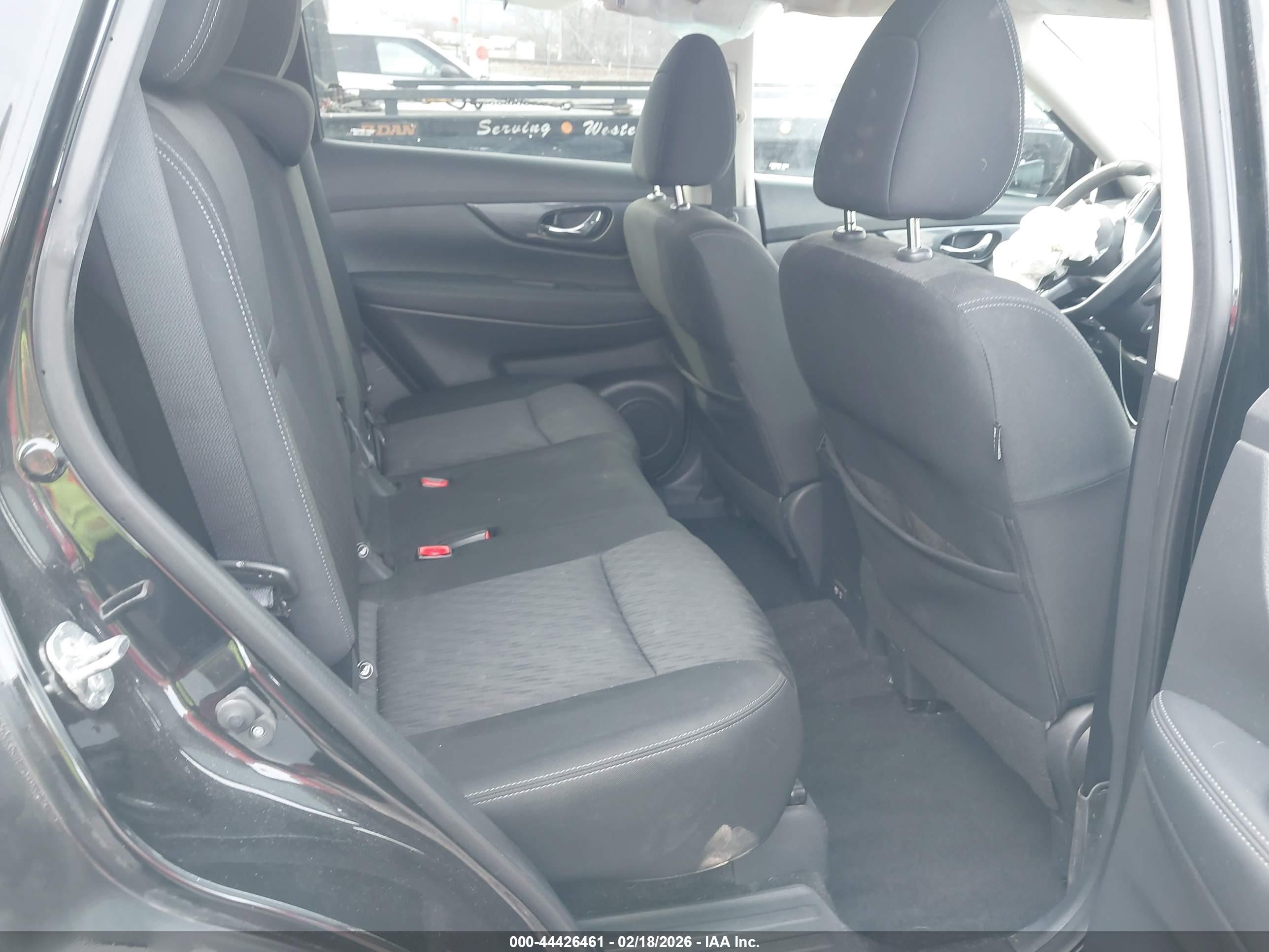 NISSAN ROGUE image 8