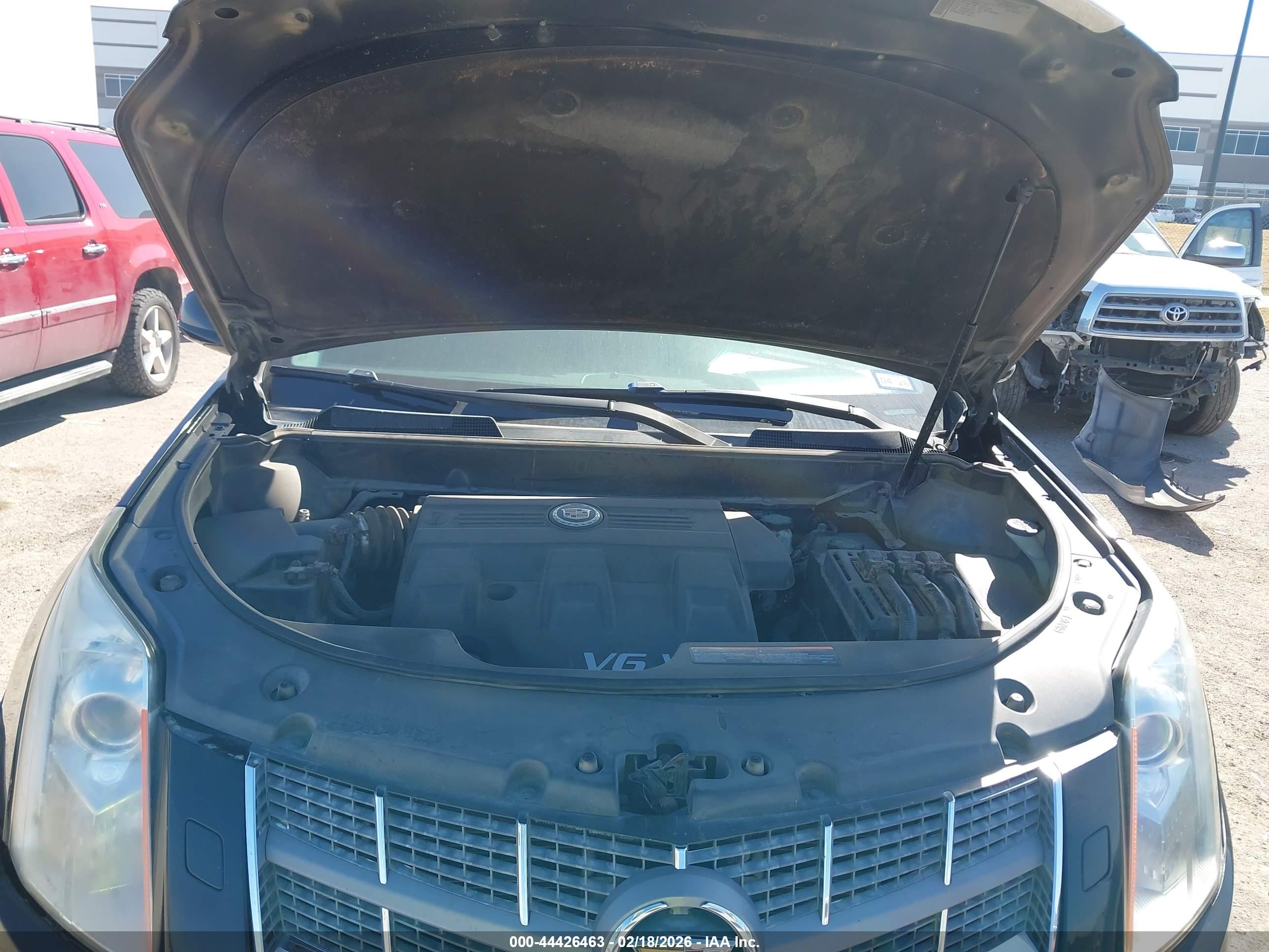 CADILLAC SRX image 10