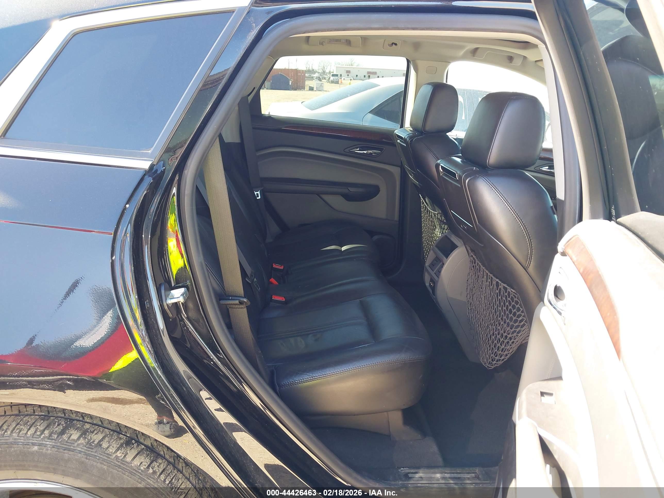 CADILLAC SRX image 8