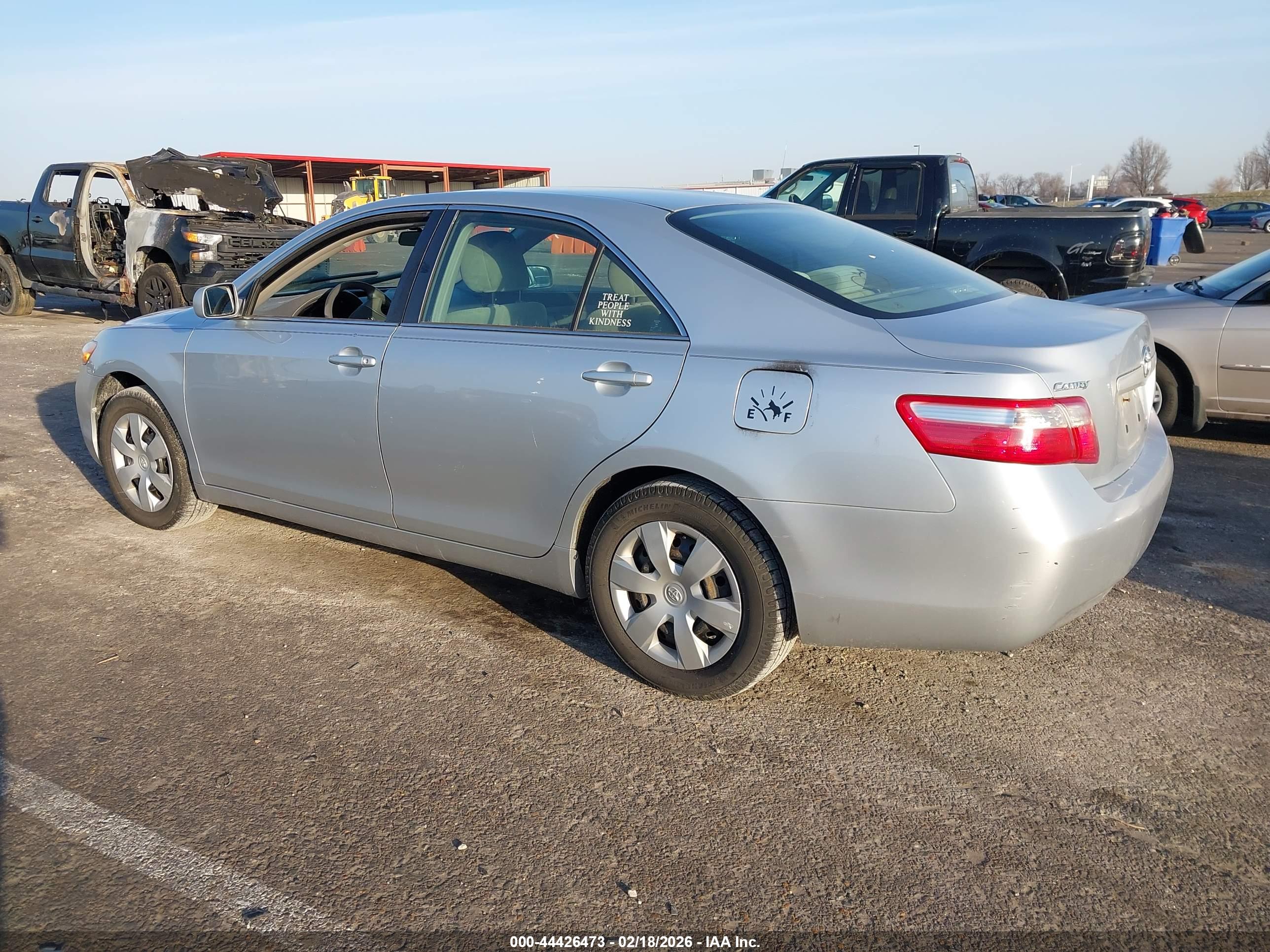 TOYOTA CAMRY image 3