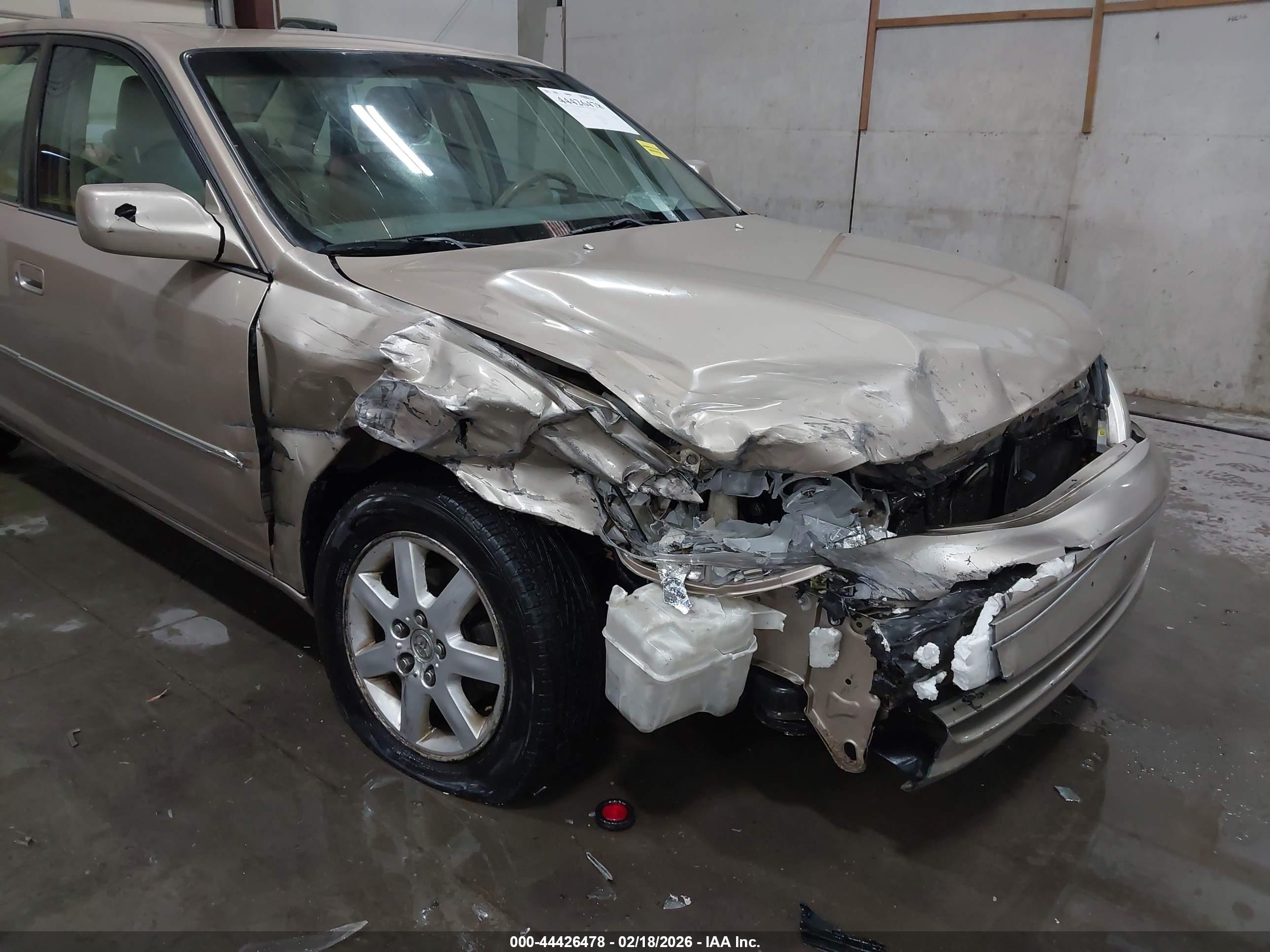 TOYOTA AVALON image 6