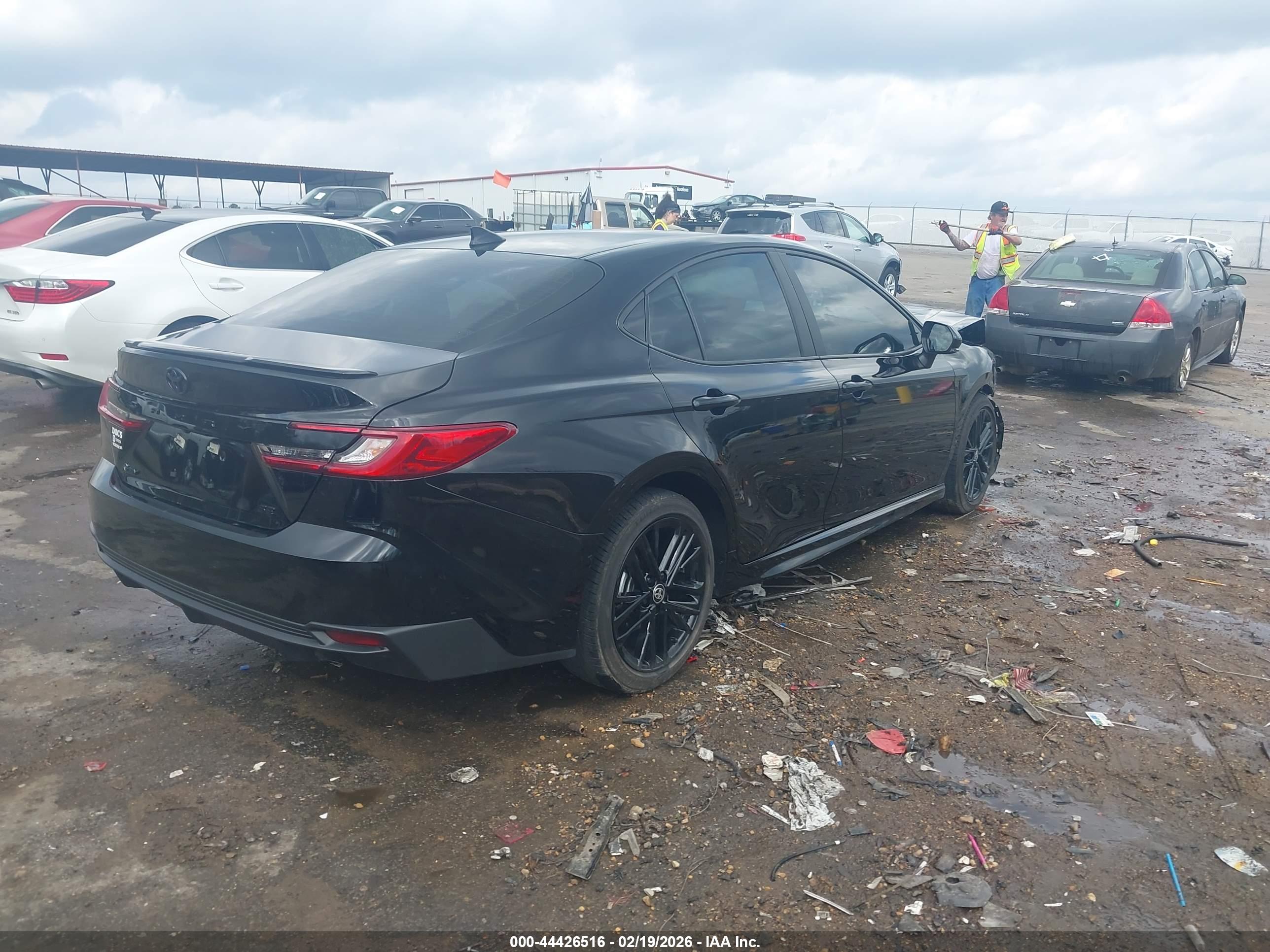 TOYOTA CAMRY image 4