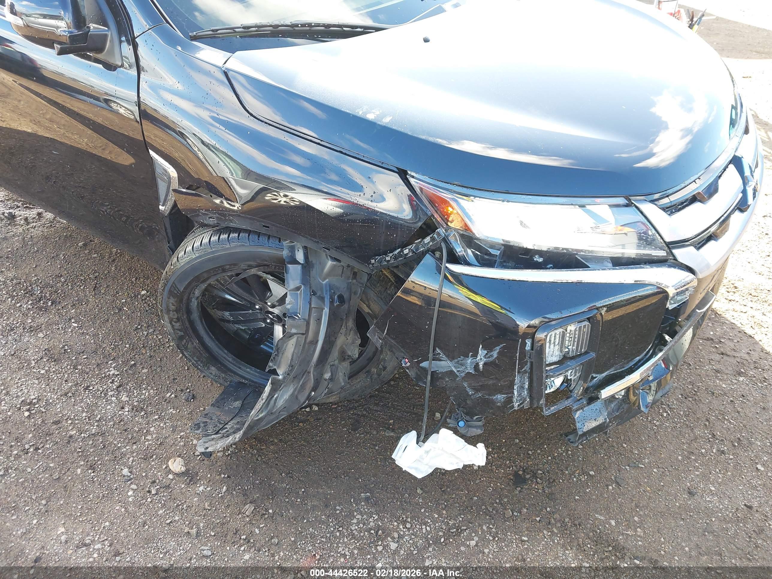 MITSUBISHI OUTLANDER image 6