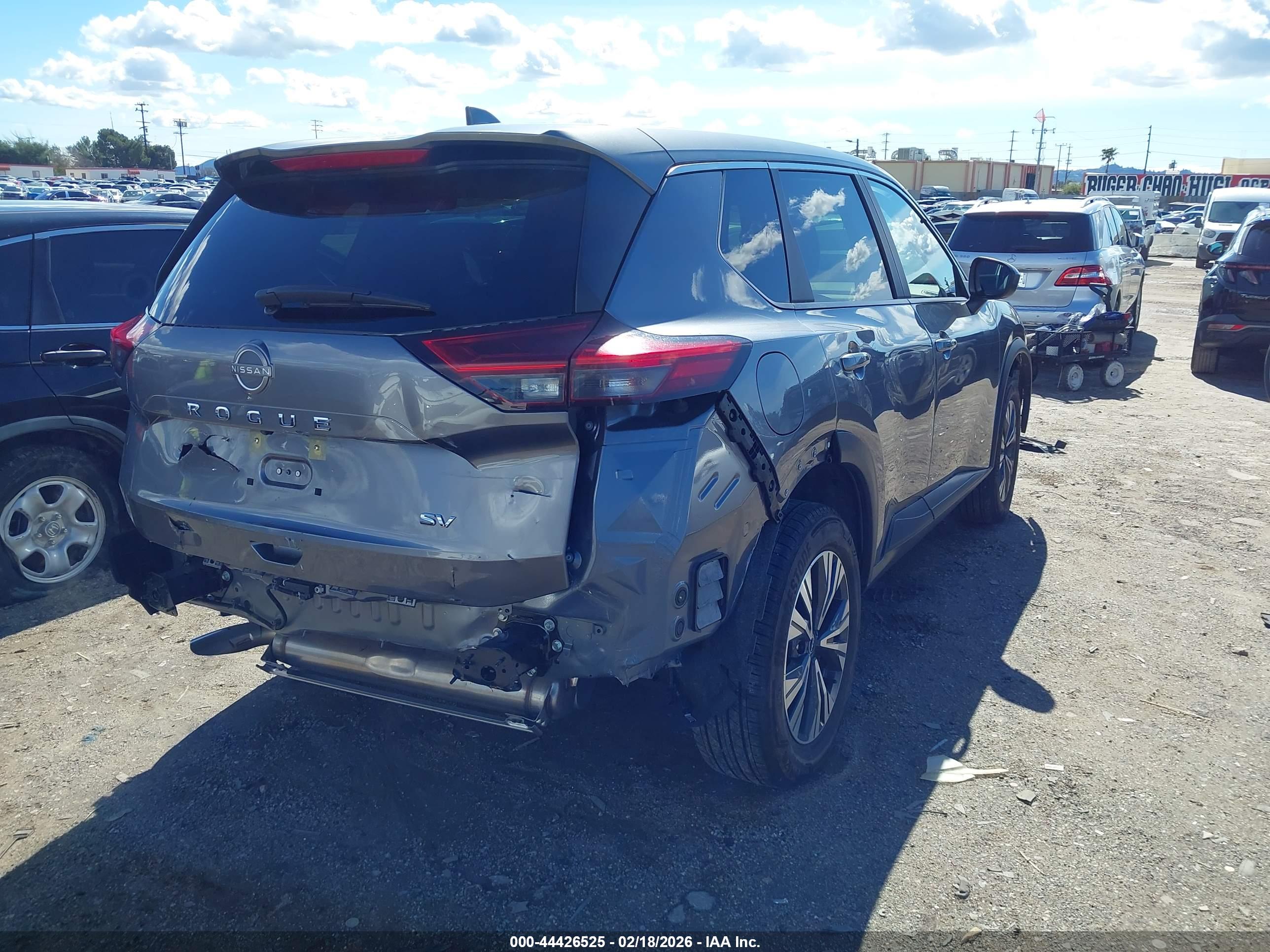 NISSAN ROGUE image 4