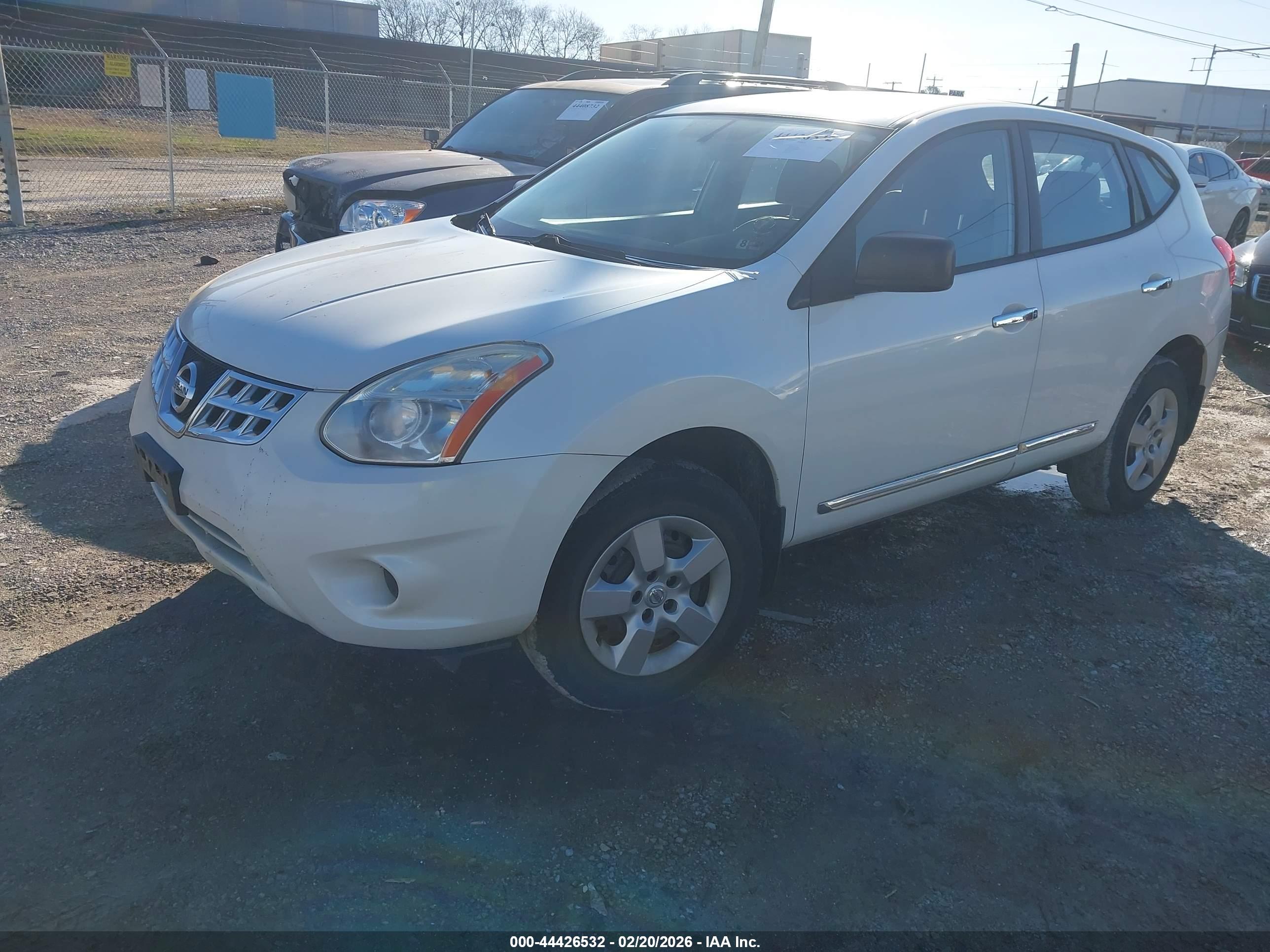 NISSAN ROGUE image 2