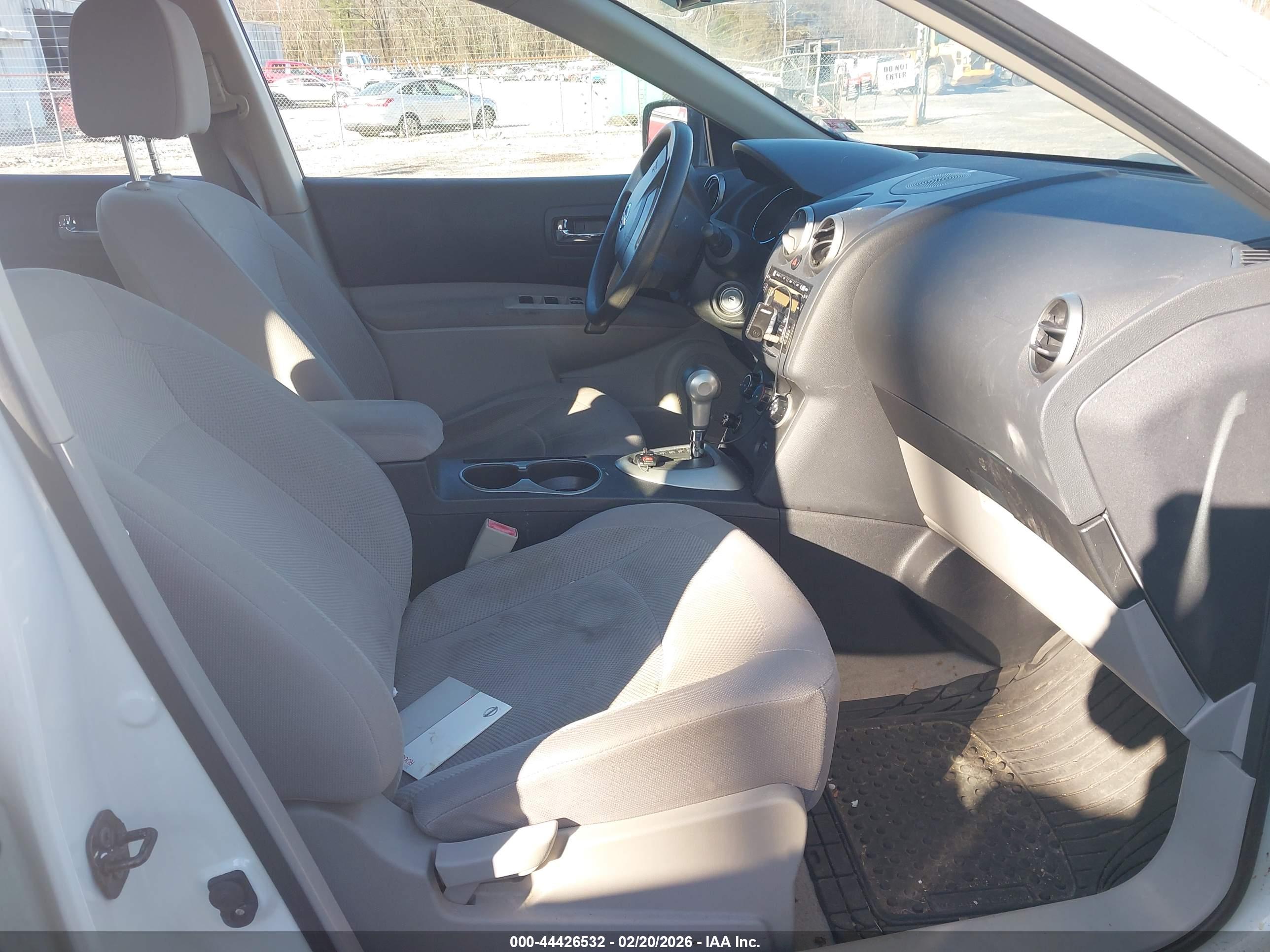 NISSAN ROGUE image 5
