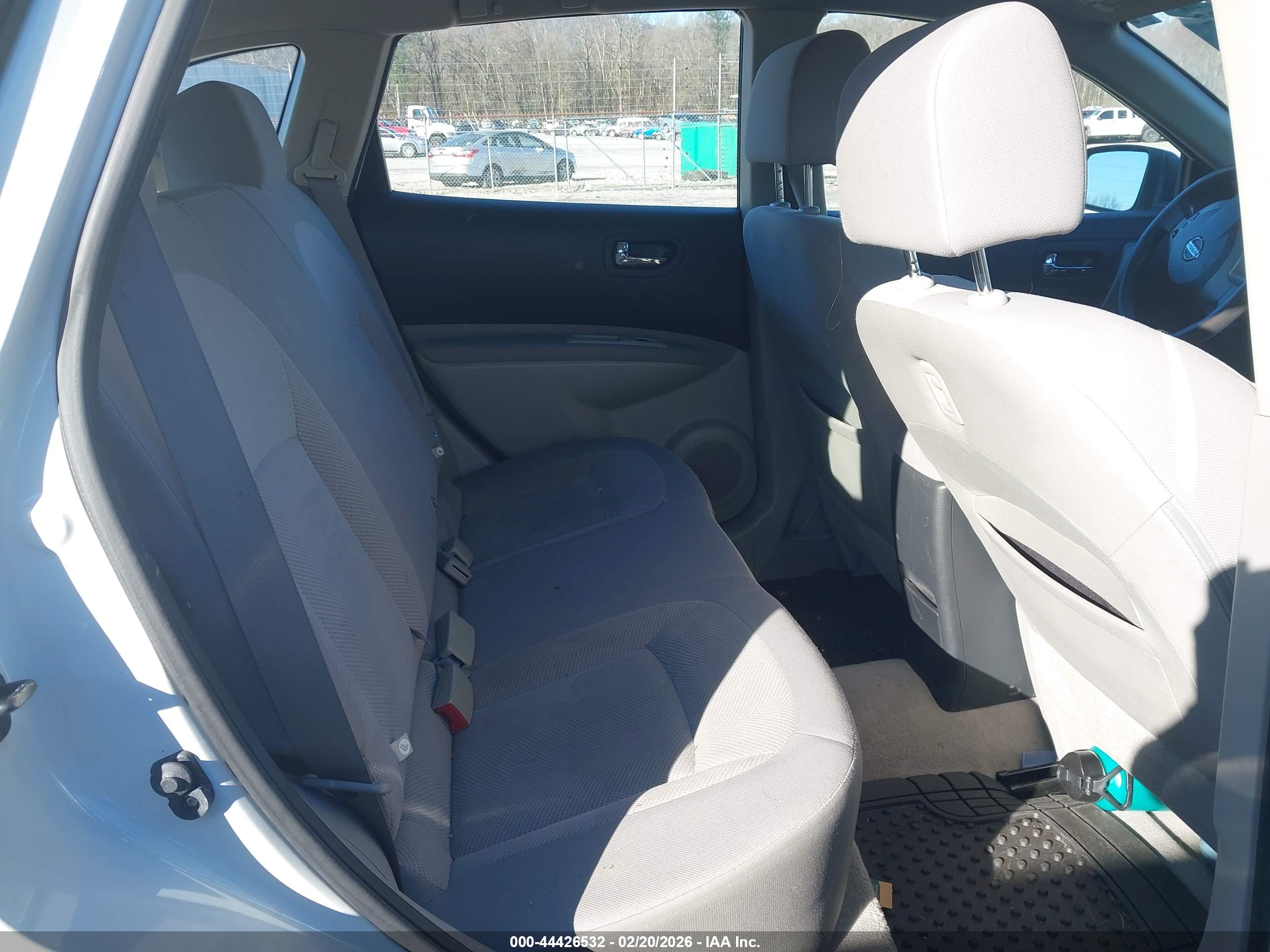 NISSAN ROGUE image 8