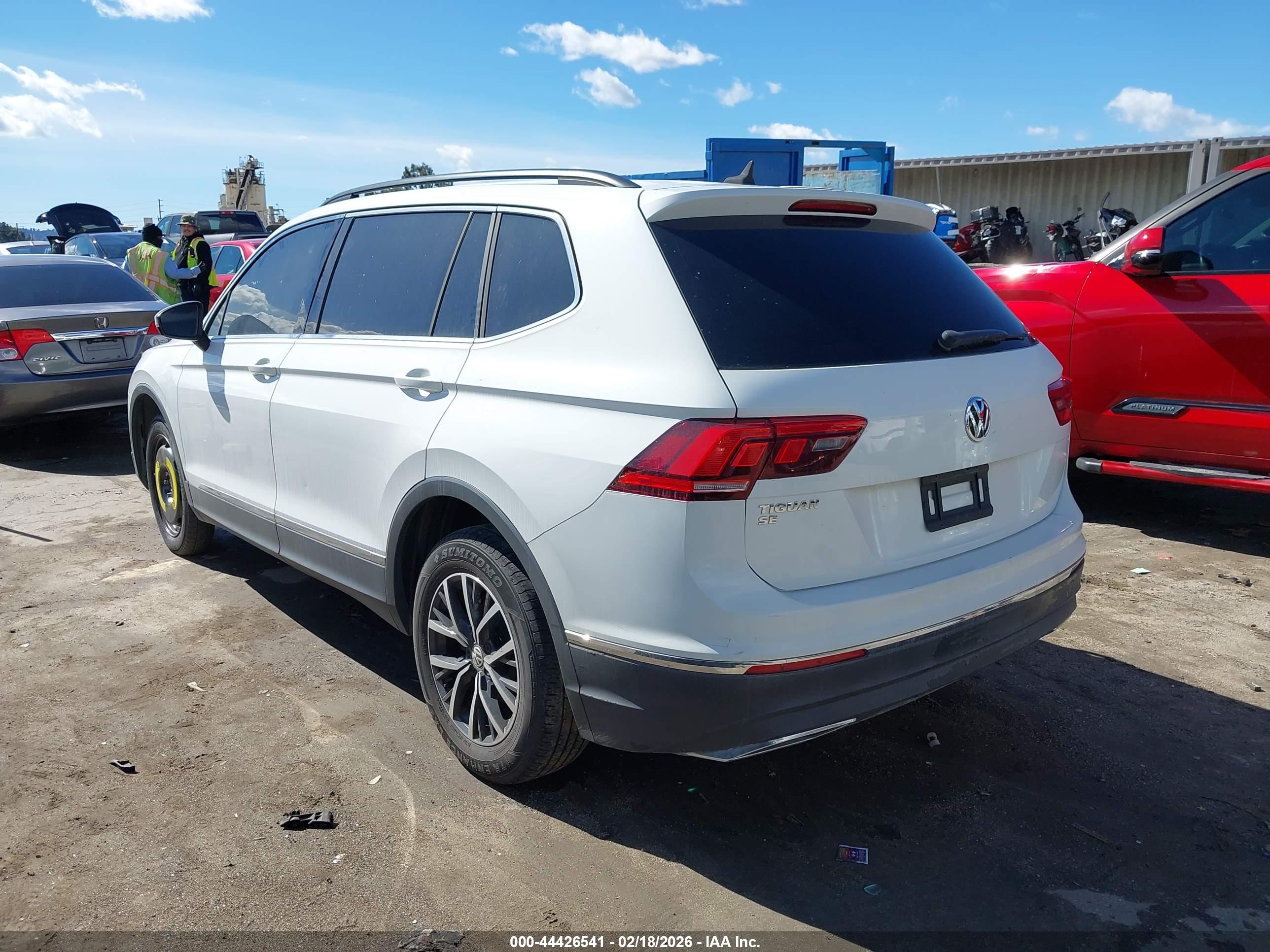 VOLKSWAGEN TIGUAN image 3