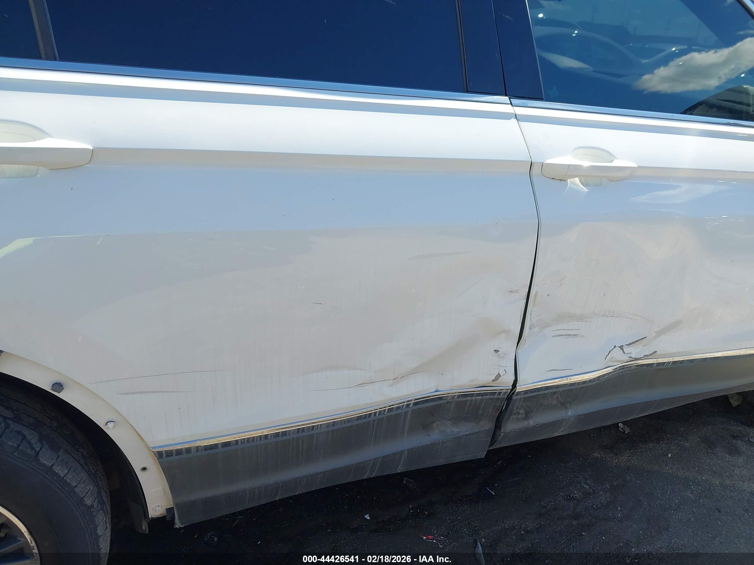 VOLKSWAGEN TIGUAN image 6